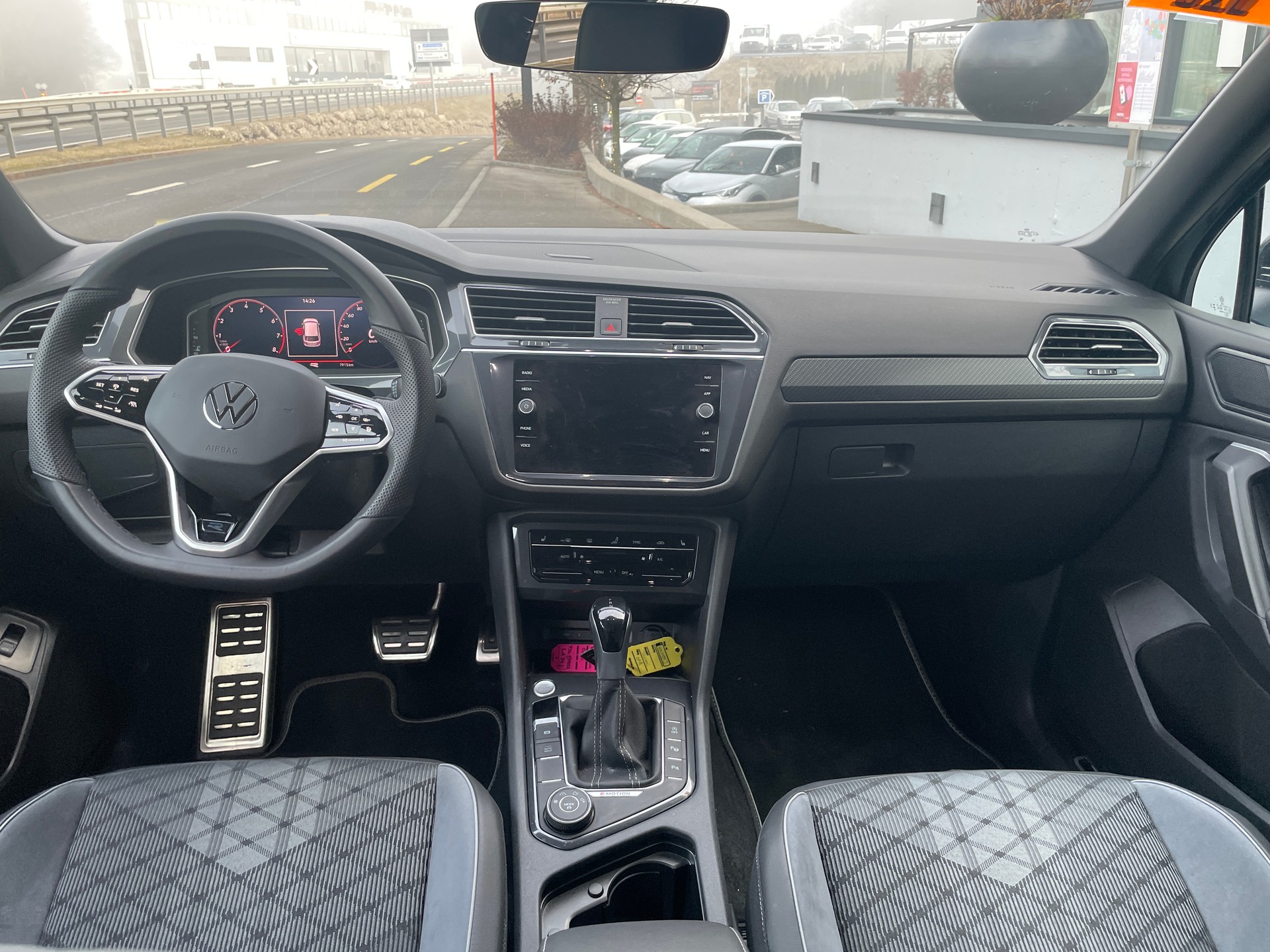 VW Tiguan 2.0TSI R-Line 4Motion DSG 7 Sitzer mit AHK-image-18