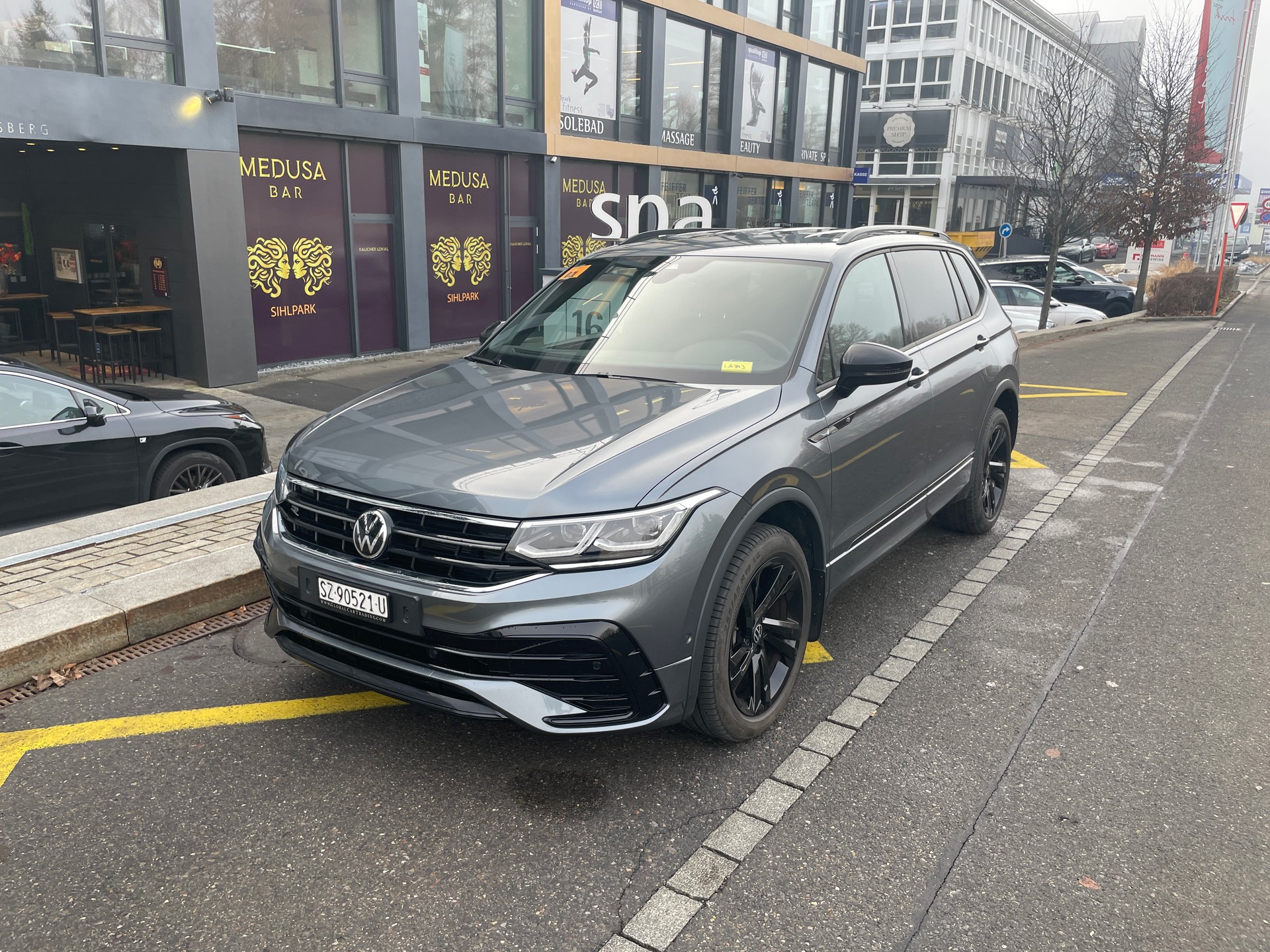 VW Tiguan 2.0TSI R-Line 4Motion DSG 7 Sitzer mit AHK-image-0