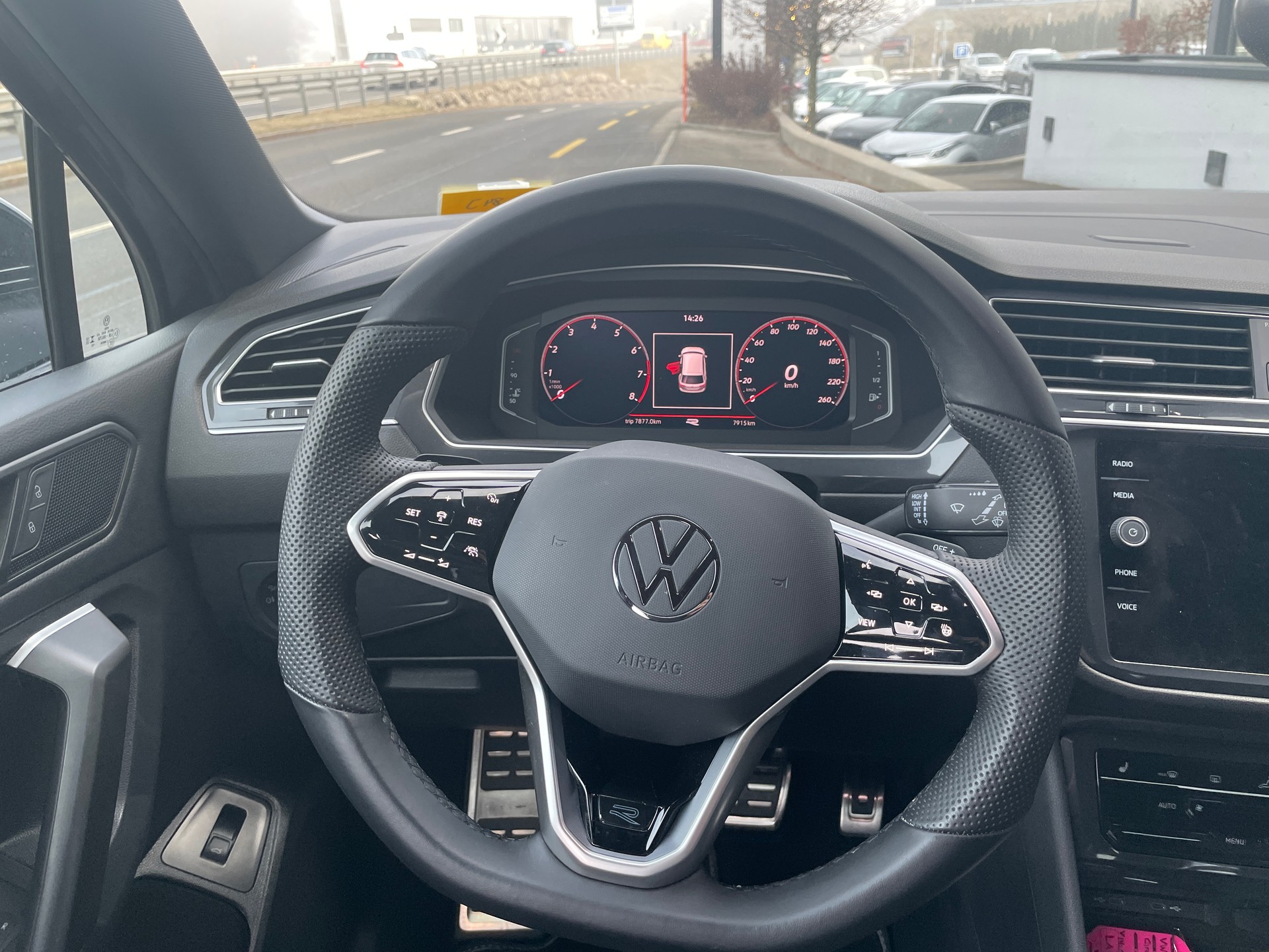 VW Tiguan 2.0TSI R-Line 4Motion DSG 7 Sitzer mit AHK-image-21