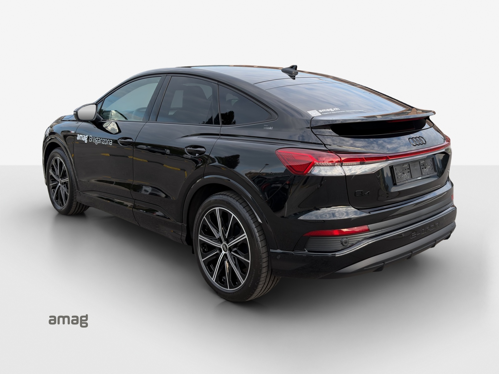 AUDI Q4 Sportback e-tron 45 Edition Swiss Ski quattro-image-2