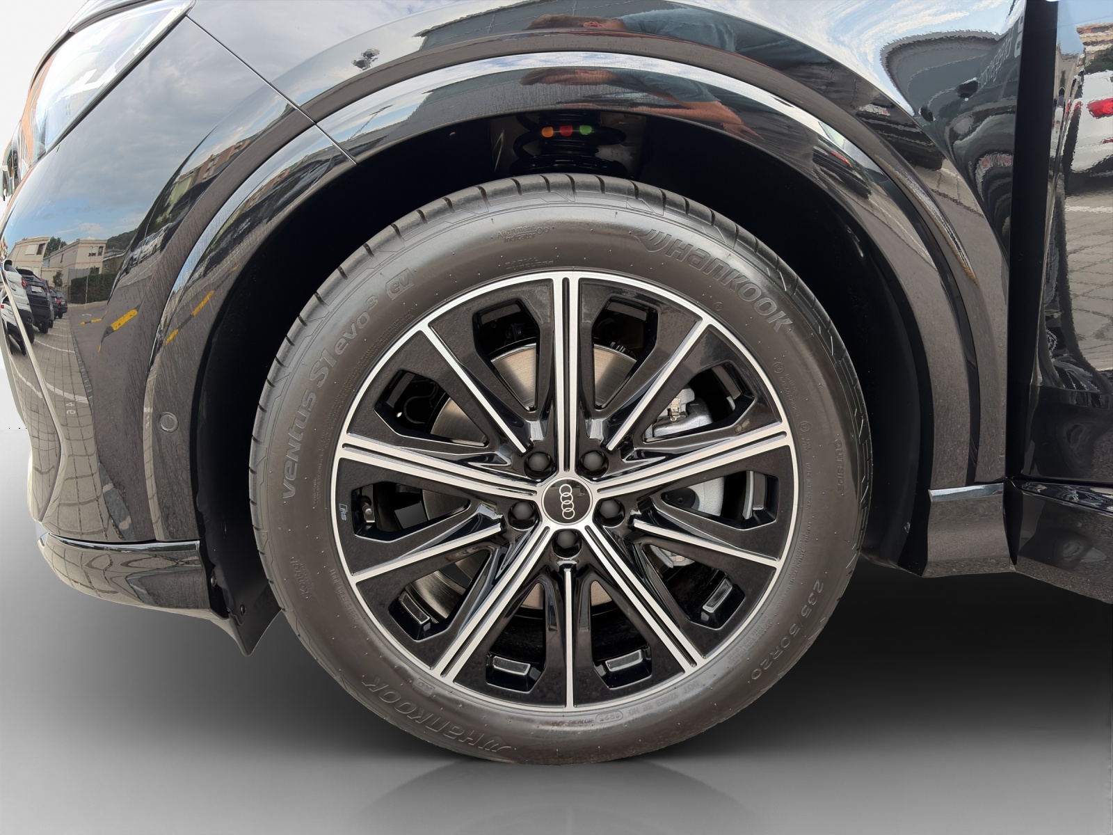 AUDI Q4 Sportback e-tron 45 Edition Swiss Ski quattro-image-15