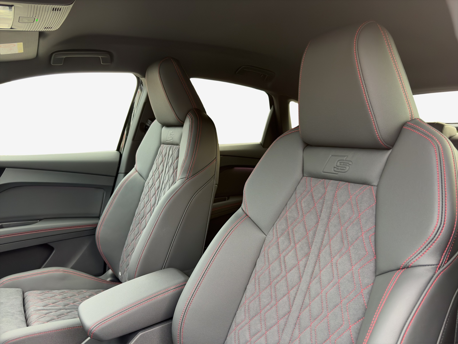 AUDI Q4 Sportback e-tron 45 Edition Swiss Ski quattro-image-14