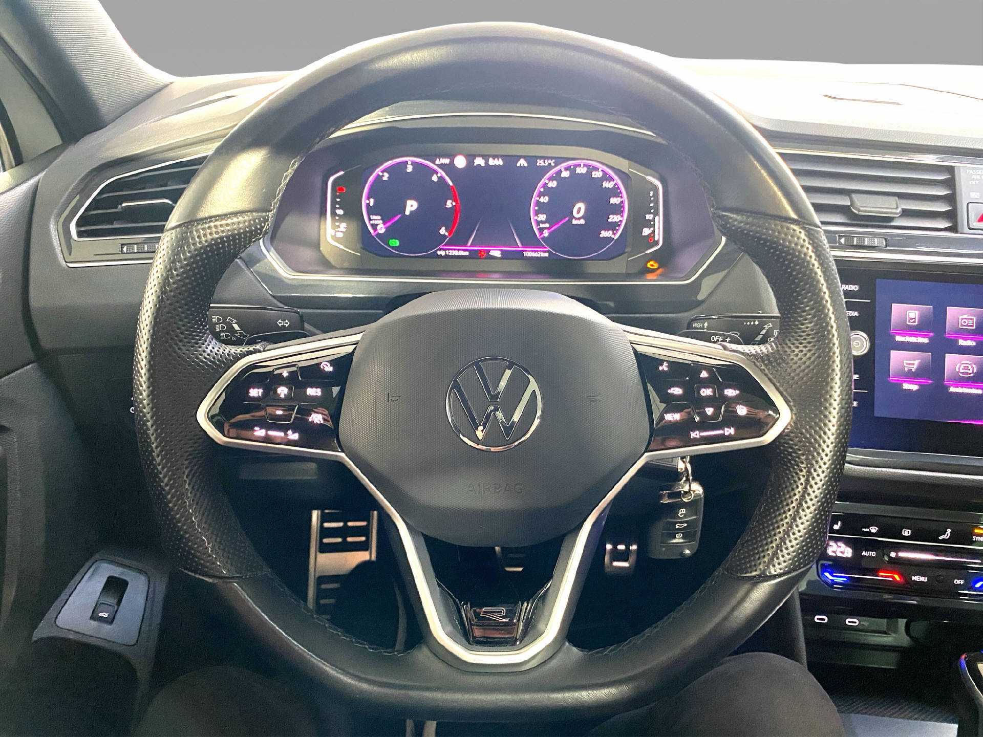 VW Tiguan 2.0 TDI SCR R-Line DSG-image-7
