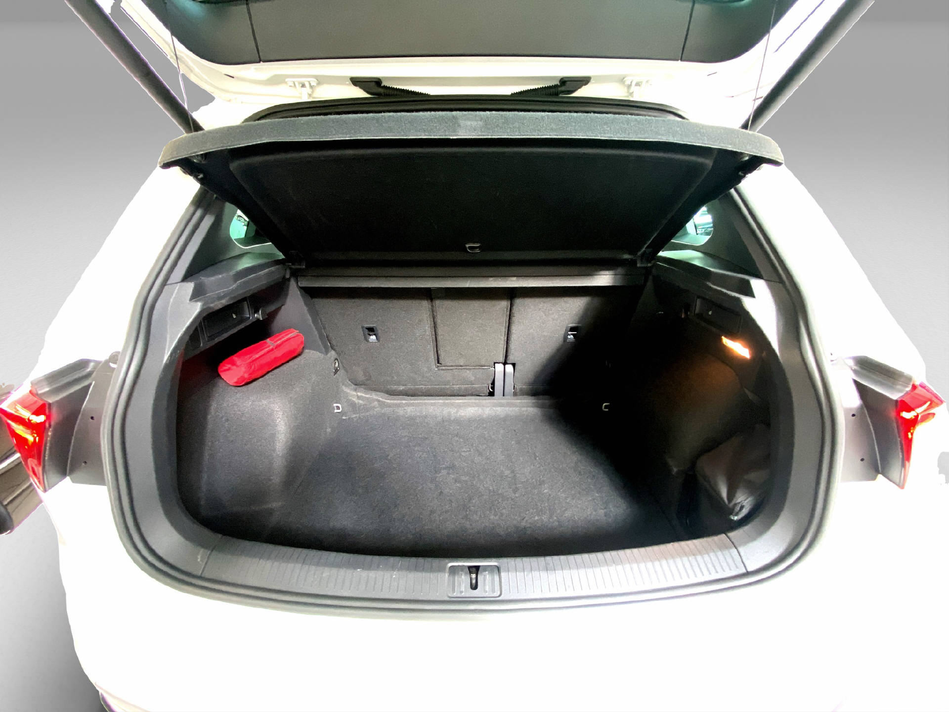 VW Tiguan 2.0 TDI SCR R-Line DSG-image-15