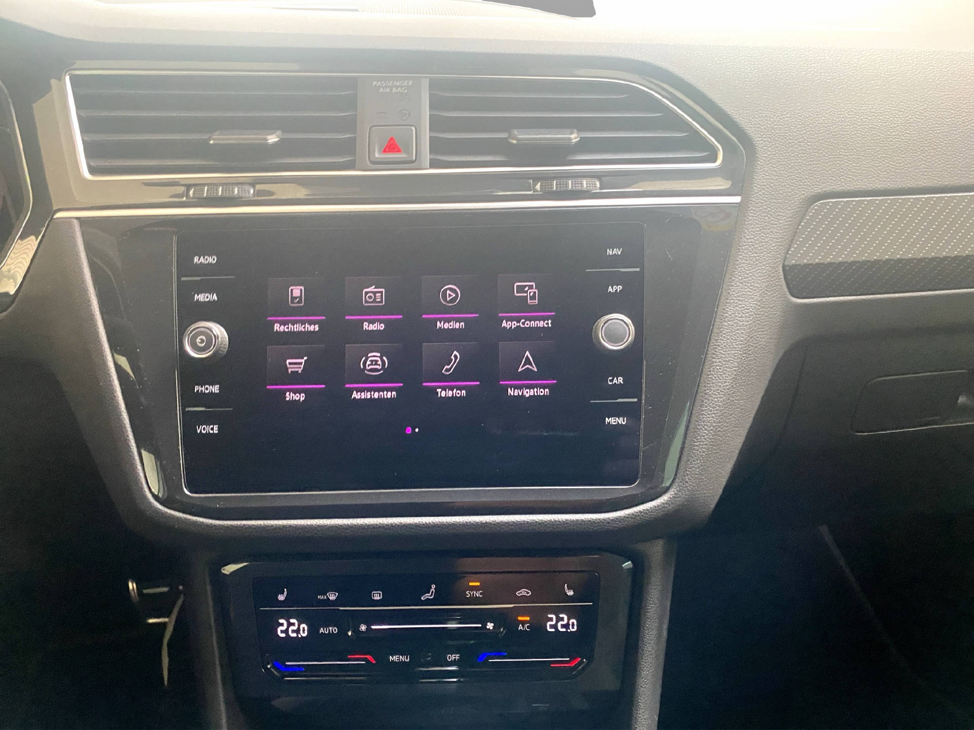 VW Tiguan 2.0 TDI SCR R-Line DSG-grid-image-thumbnail-9