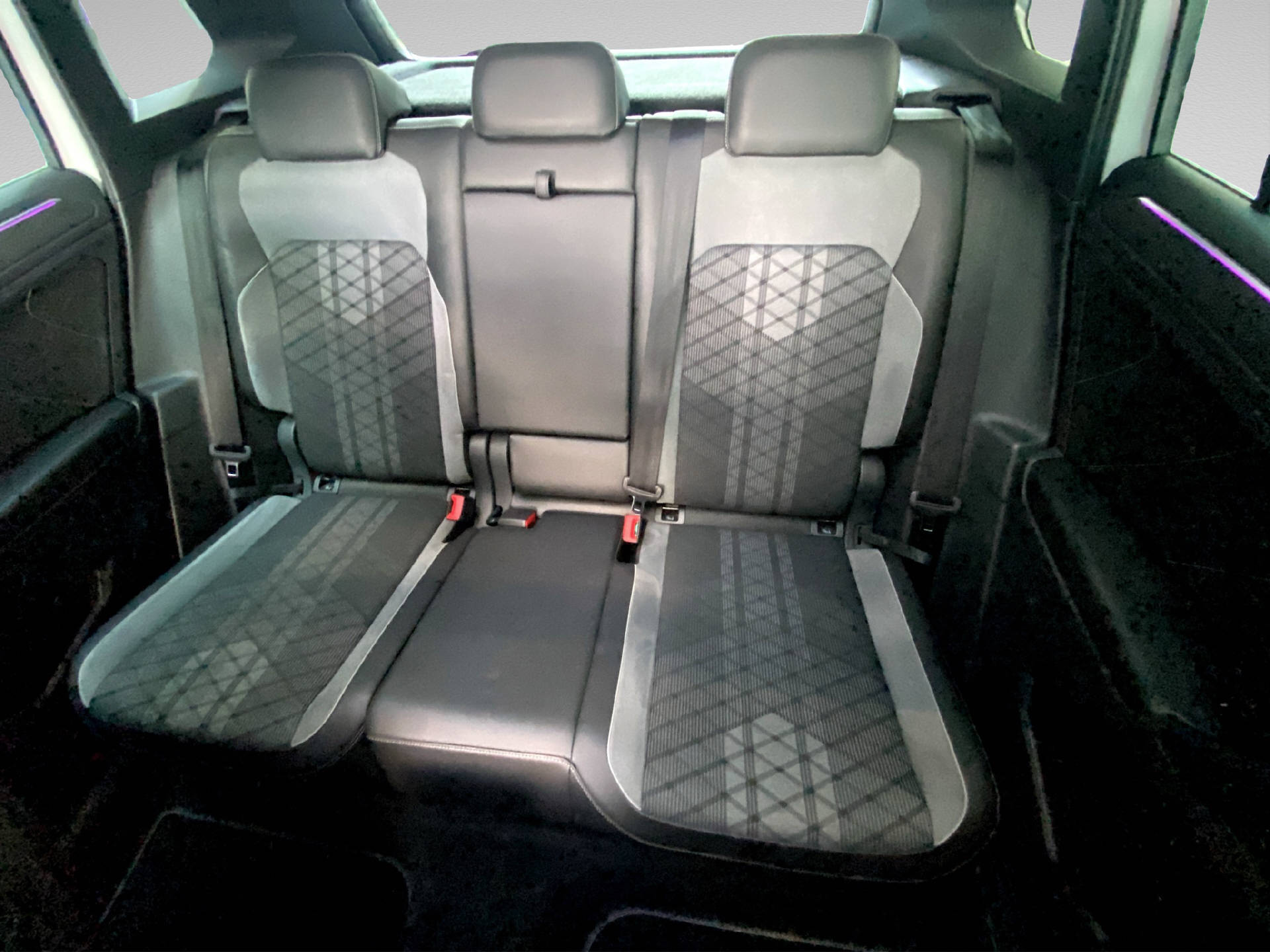 VW Tiguan 2.0 TDI SCR R-Line DSG-image-14