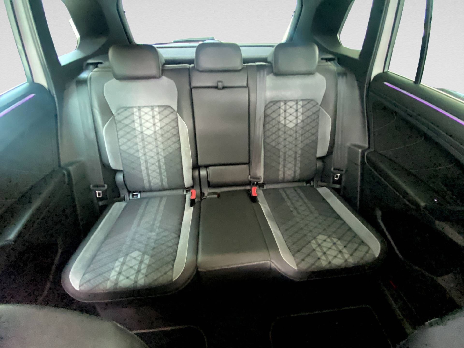 VW Tiguan 2.0 TDI SCR R-Line DSG-grid-image-thumbnail-16