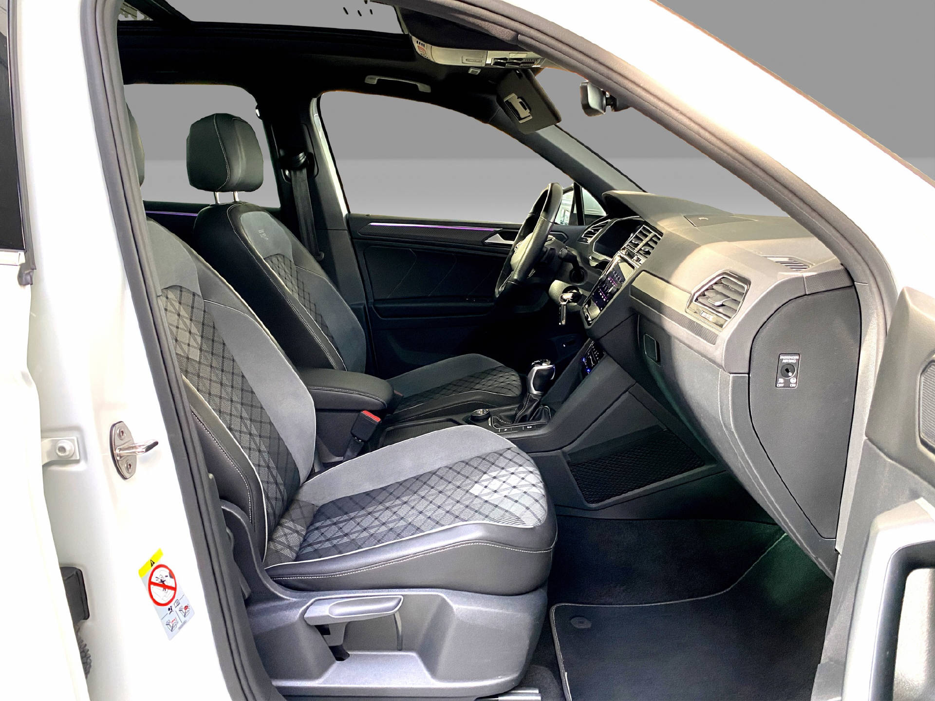 VW Tiguan 2.0 TDI SCR R-Line DSG-image-12
