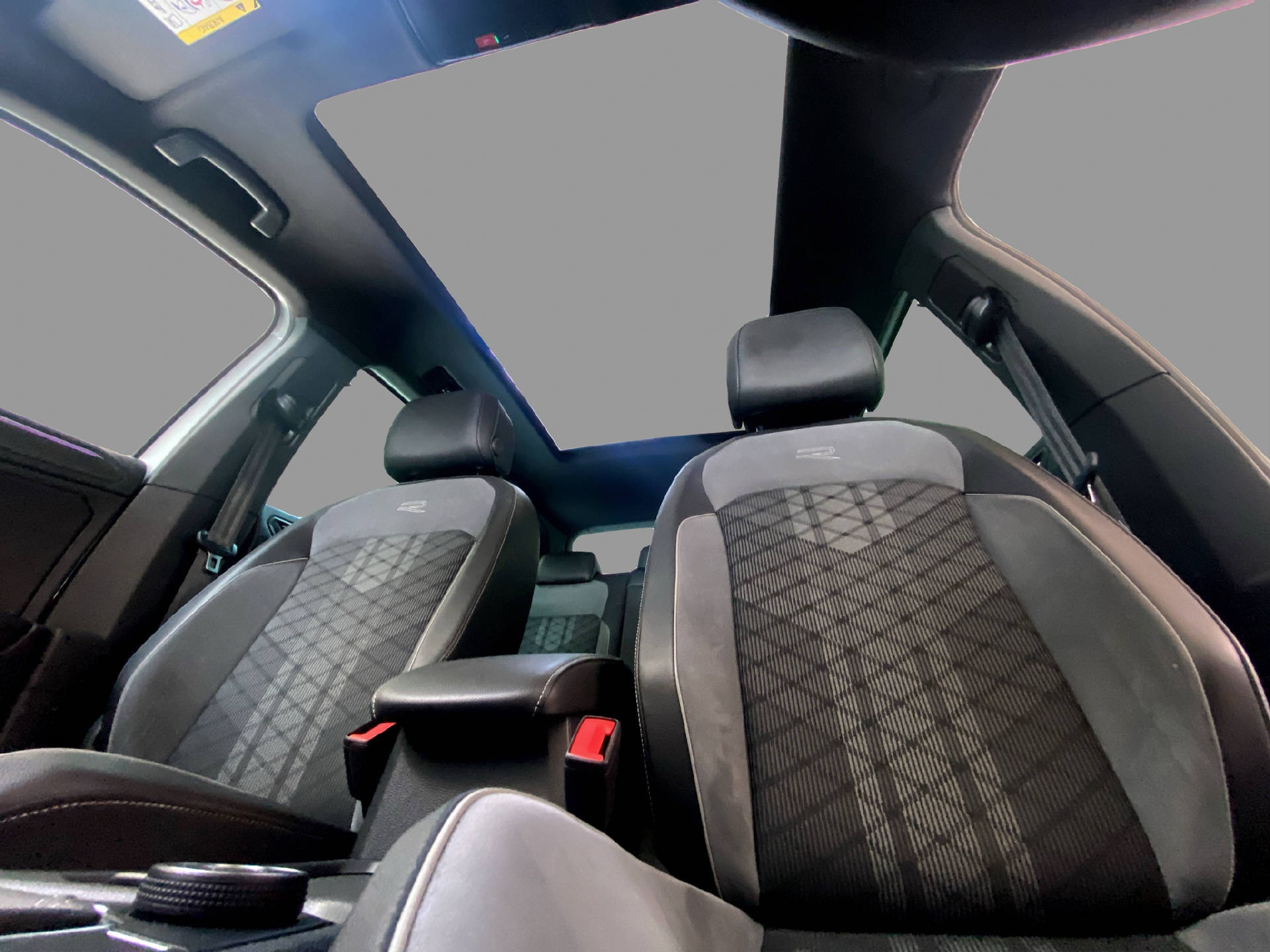 VW Tiguan 2.0 TDI SCR R-Line DSG-grid-image-thumbnail-13