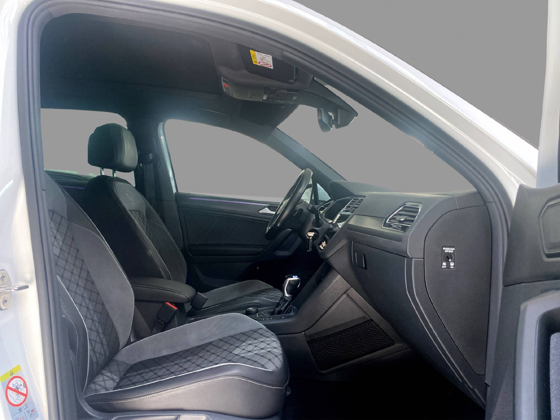 VW Tiguan 2.0 TDI SCR R-Line DSG-grid-image-thumbnail-12