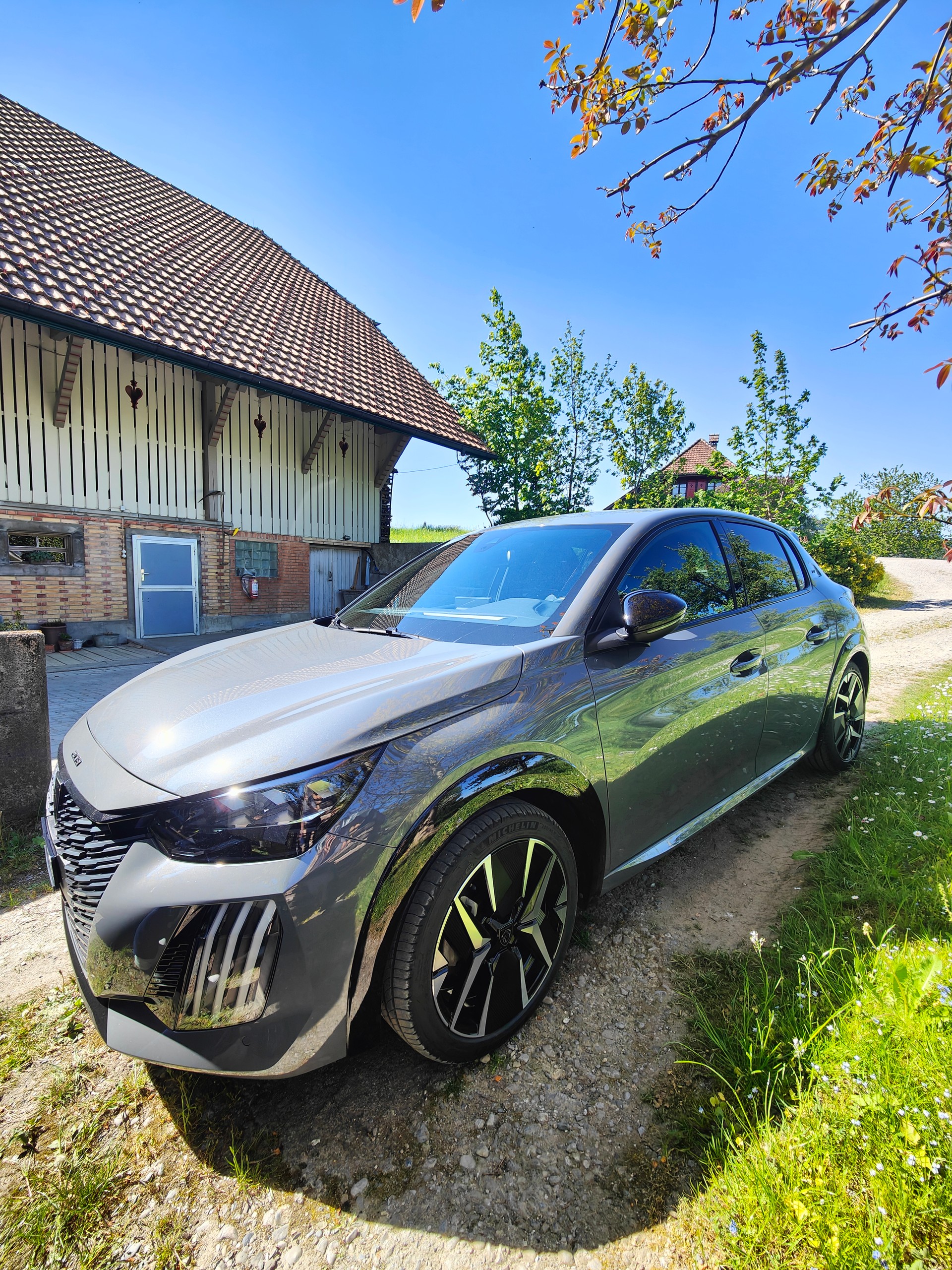 PEUGEOT 1.2 Hybrid 145 GT-image-2