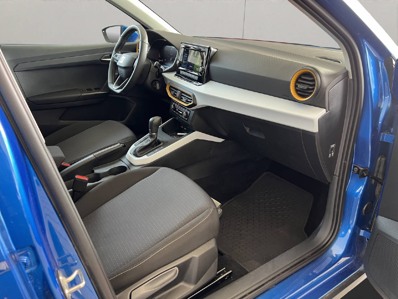 SEAT Arona 1.0 TSI 115PS Style DSG-Automat-image-11