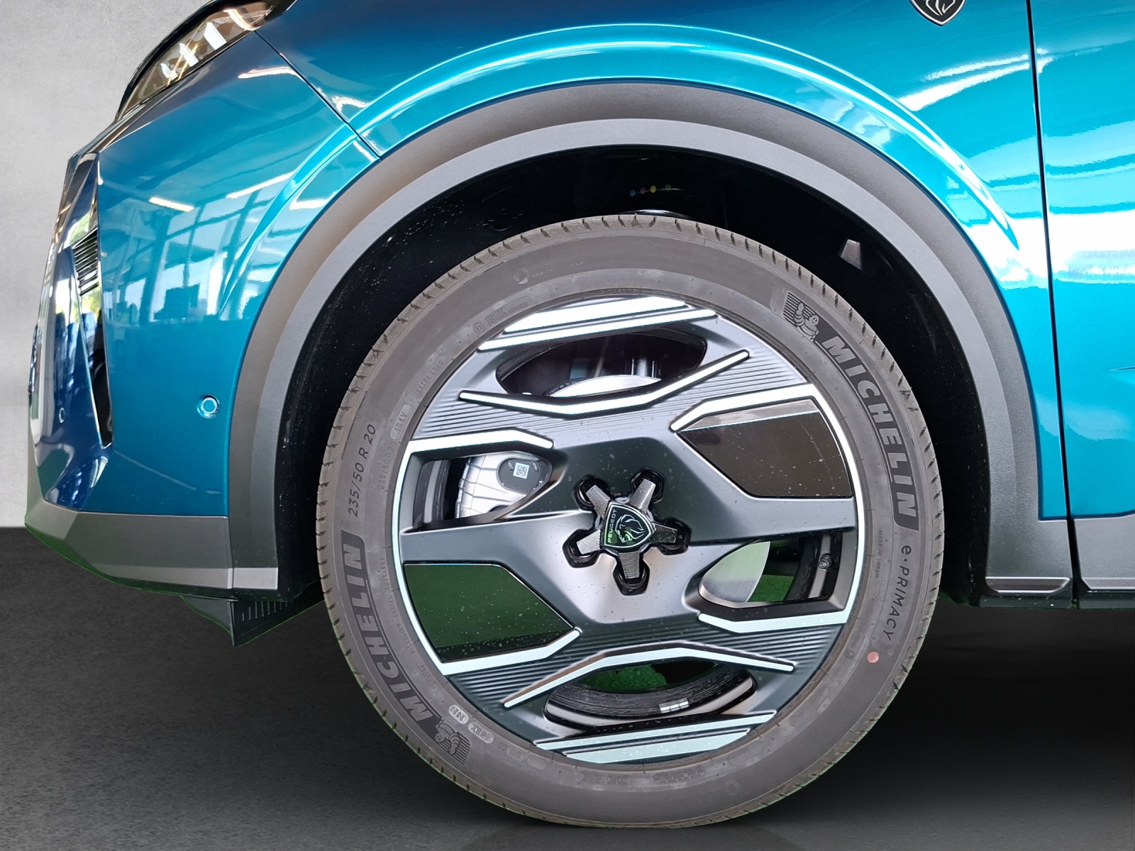 PEUGEOT 5008 1.6 PHEV 225 GT Exclusive-image-15