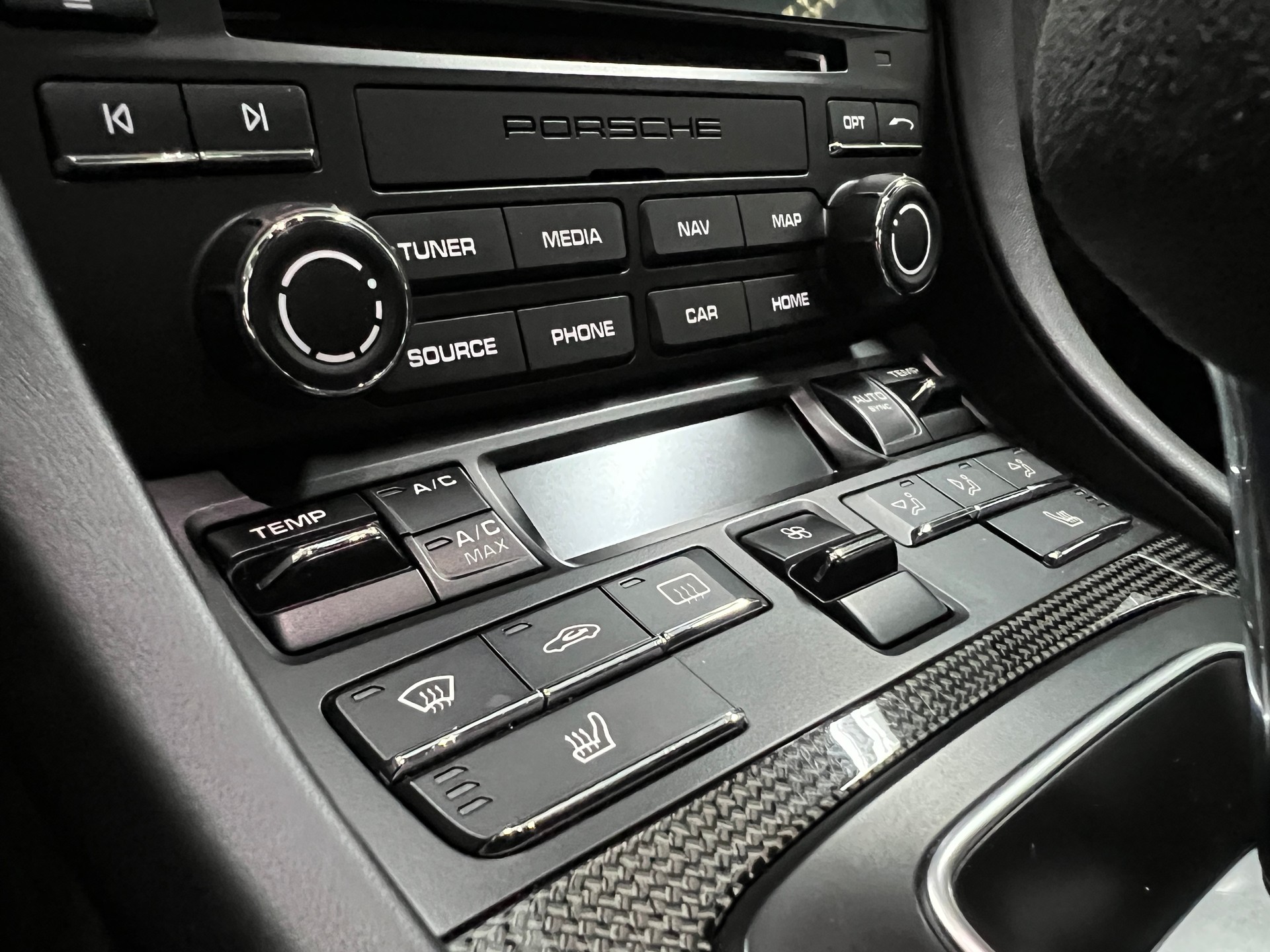 PORSCHE 911 Carrera GTS PDK-image-19