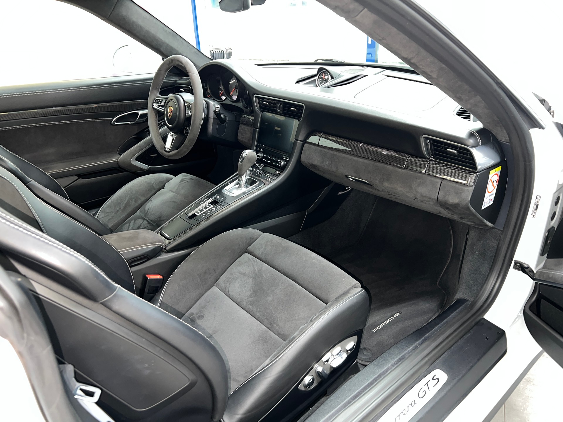PORSCHE 911 Carrera GTS PDK-image-11