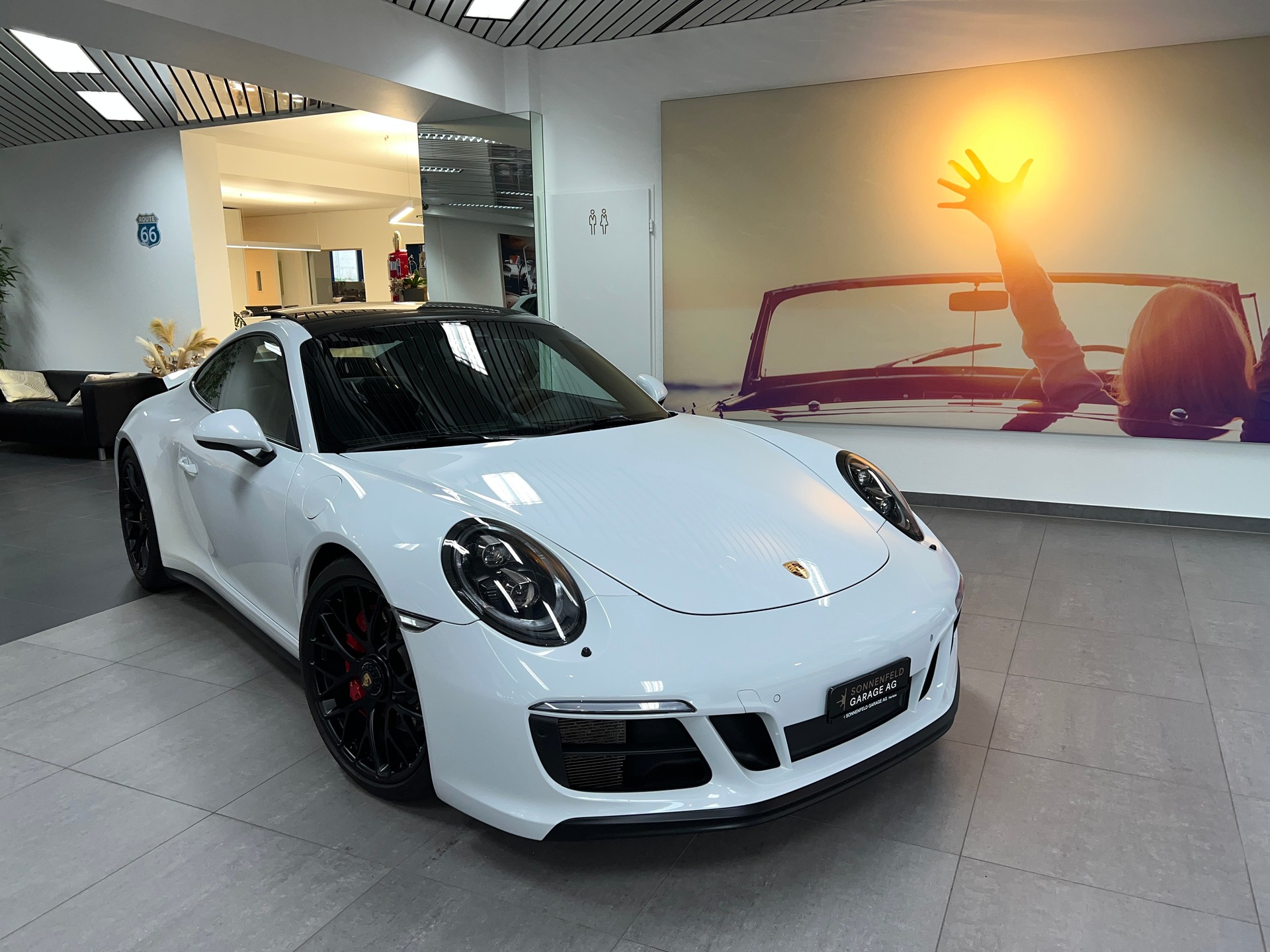 PORSCHE 911 Carrera GTS PDK