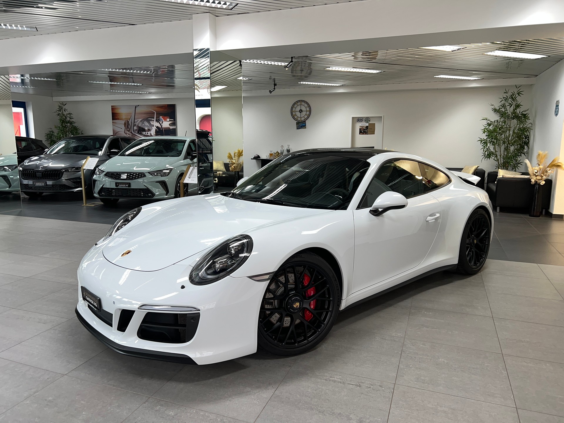 PORSCHE 911 Carrera GTS PDK-showroom-element-3