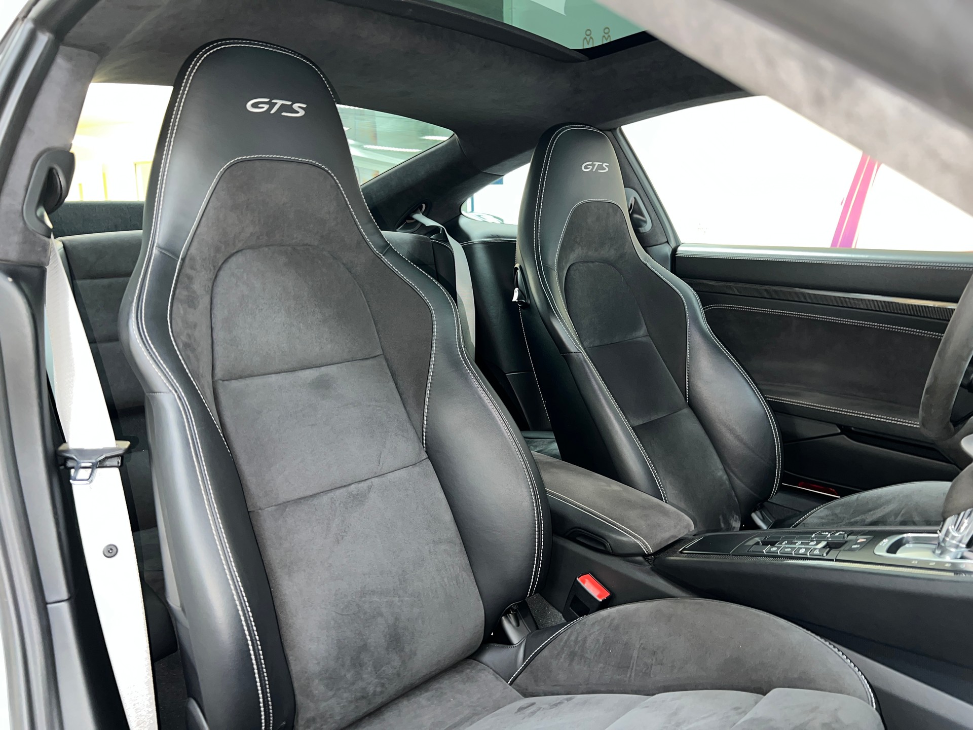 PORSCHE 911 Carrera GTS PDK-image-9