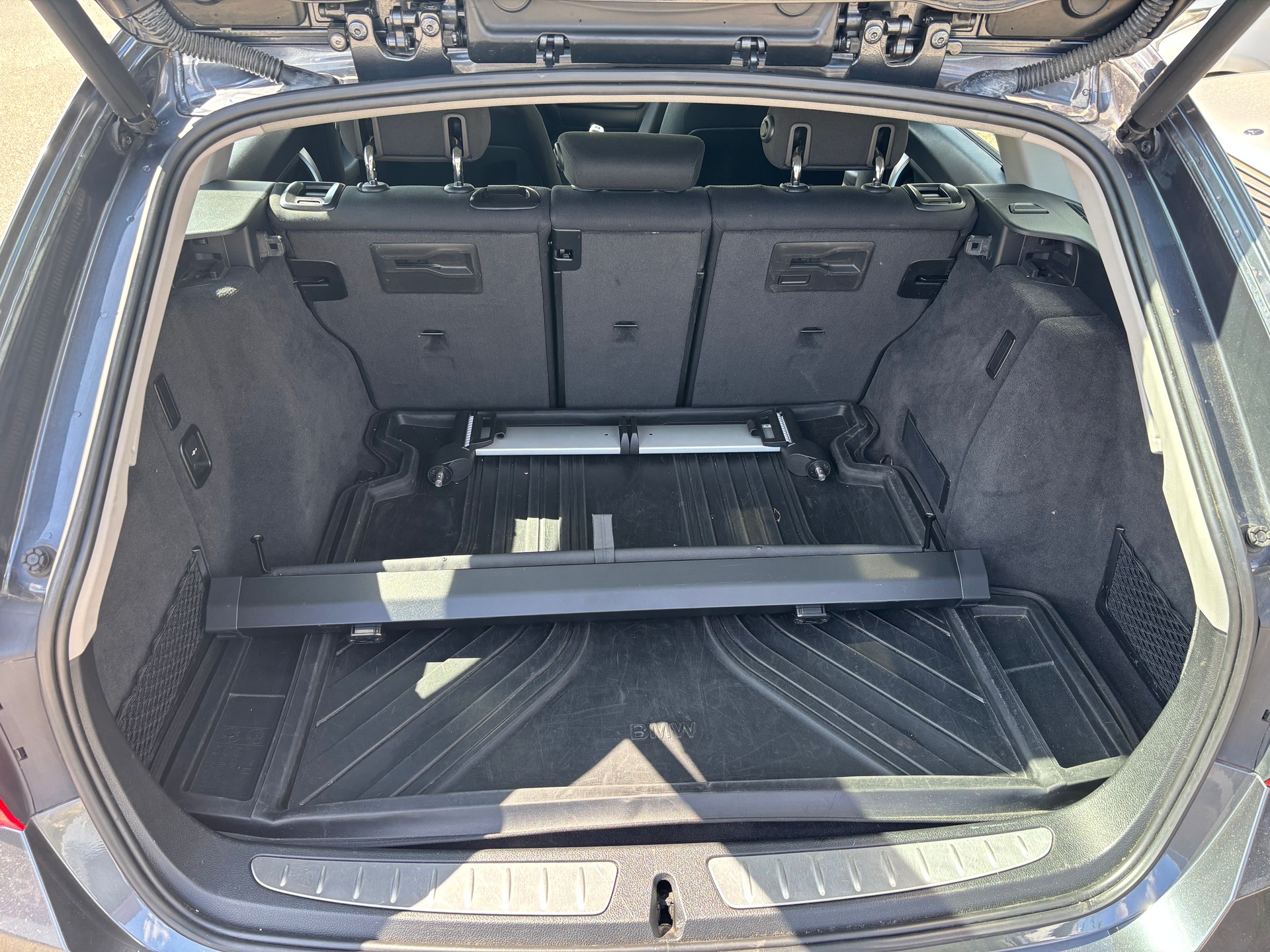 BMW 320i Touring Steptronic-image-10