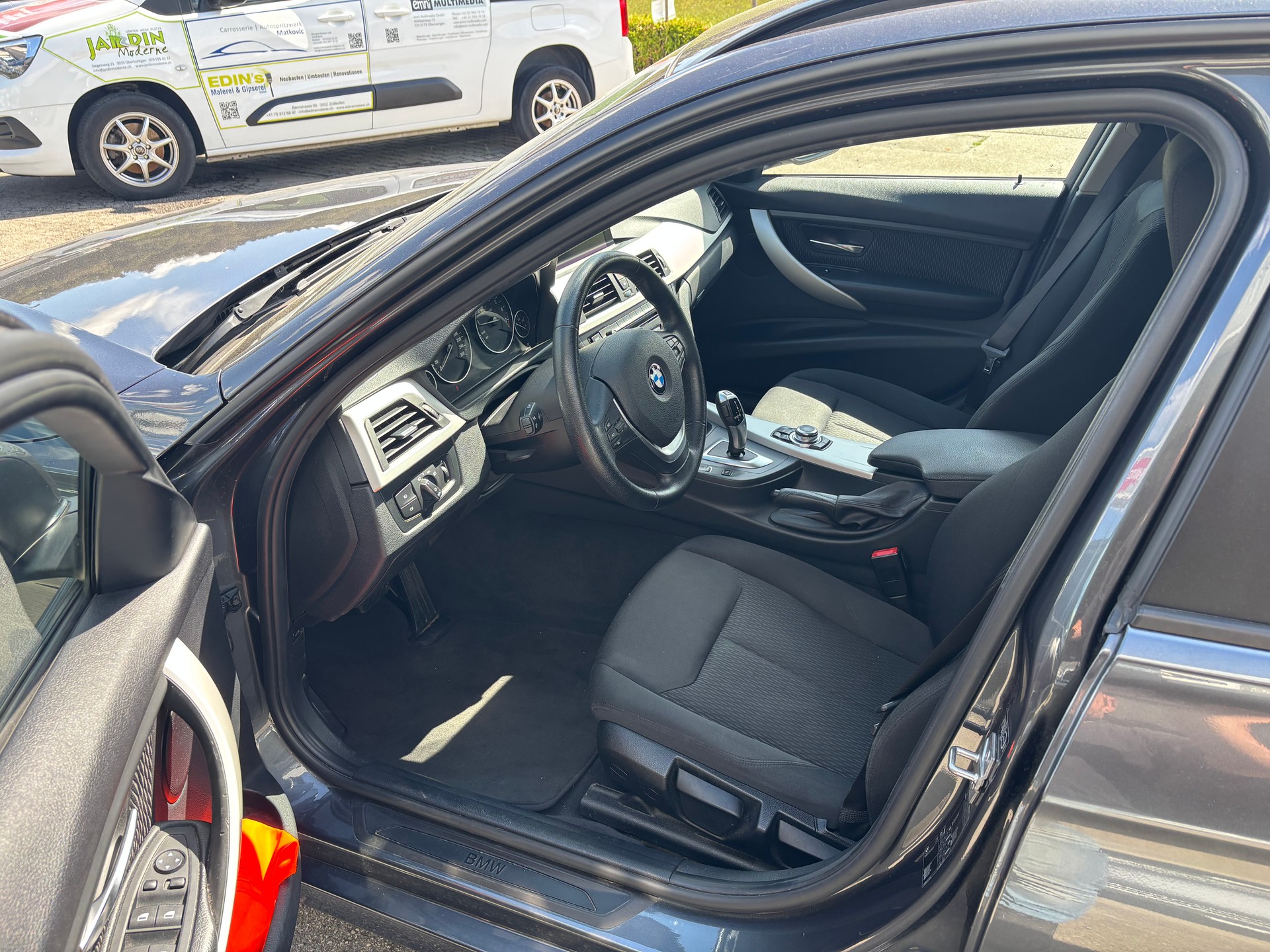 BMW 320i Touring Steptronic-image-6