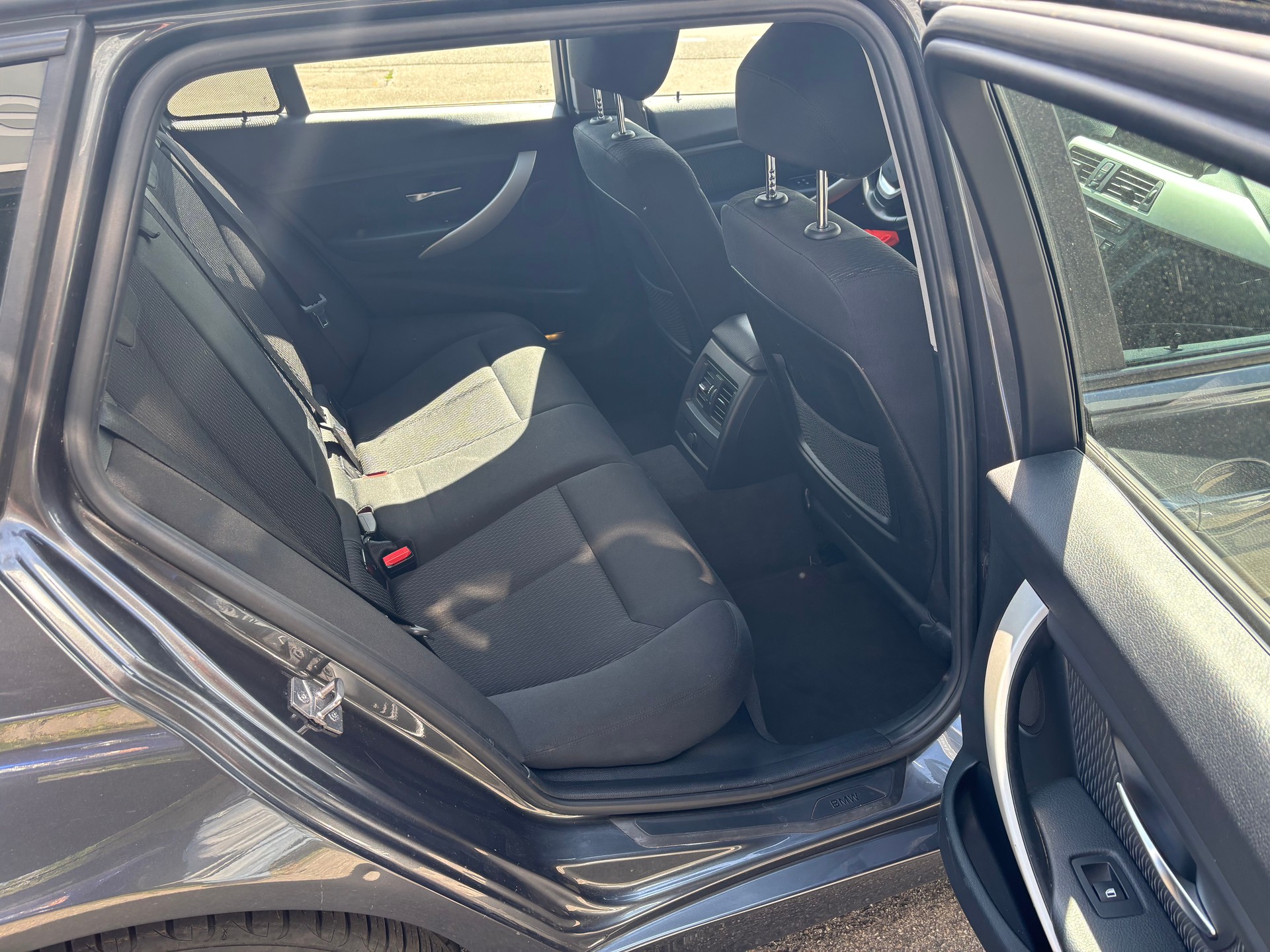 BMW 320i Touring Steptronic-image-9