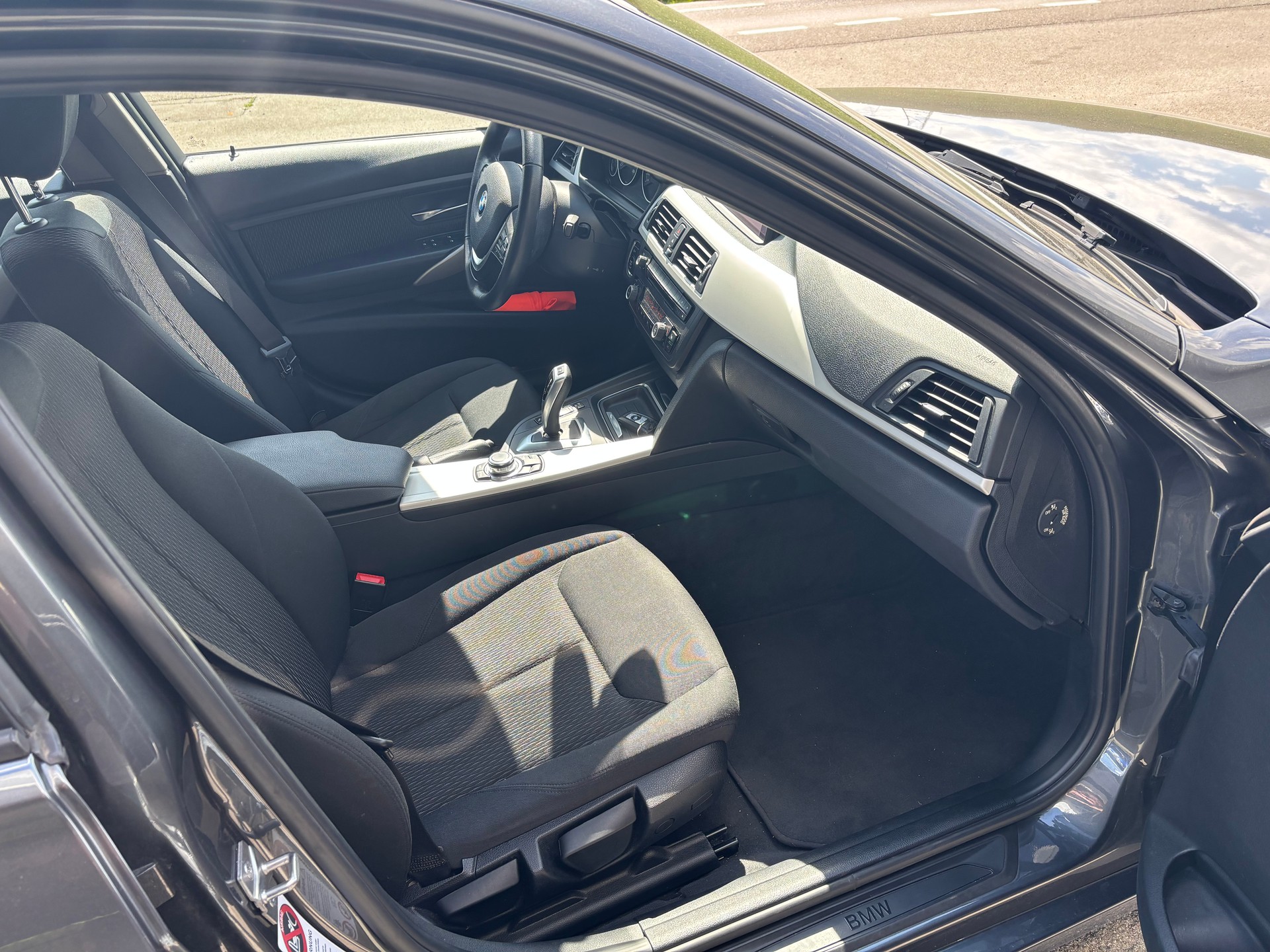 BMW 320i Touring Steptronic-image-8