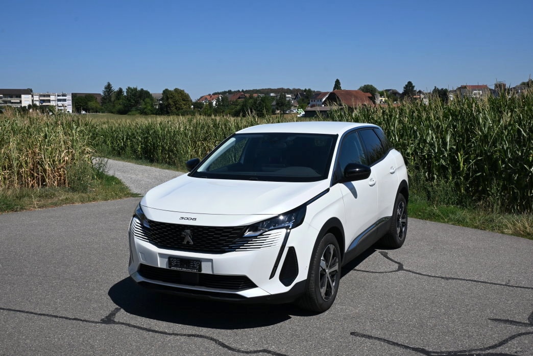 PEUGEOT 3008 1.2 PureTech Allure EAT8-image-0