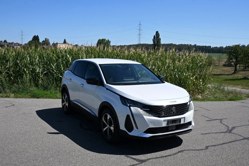 PEUGEOT 3008 1.2 PureTech Allure EAT8-image-1