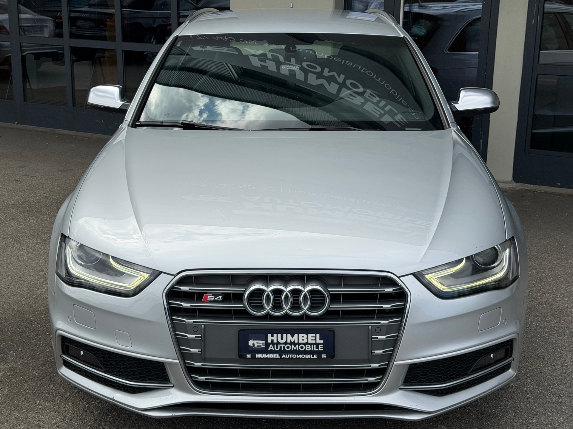 AUDI S4 Avant 3.0 TFSI quattro S-tronic-image-1