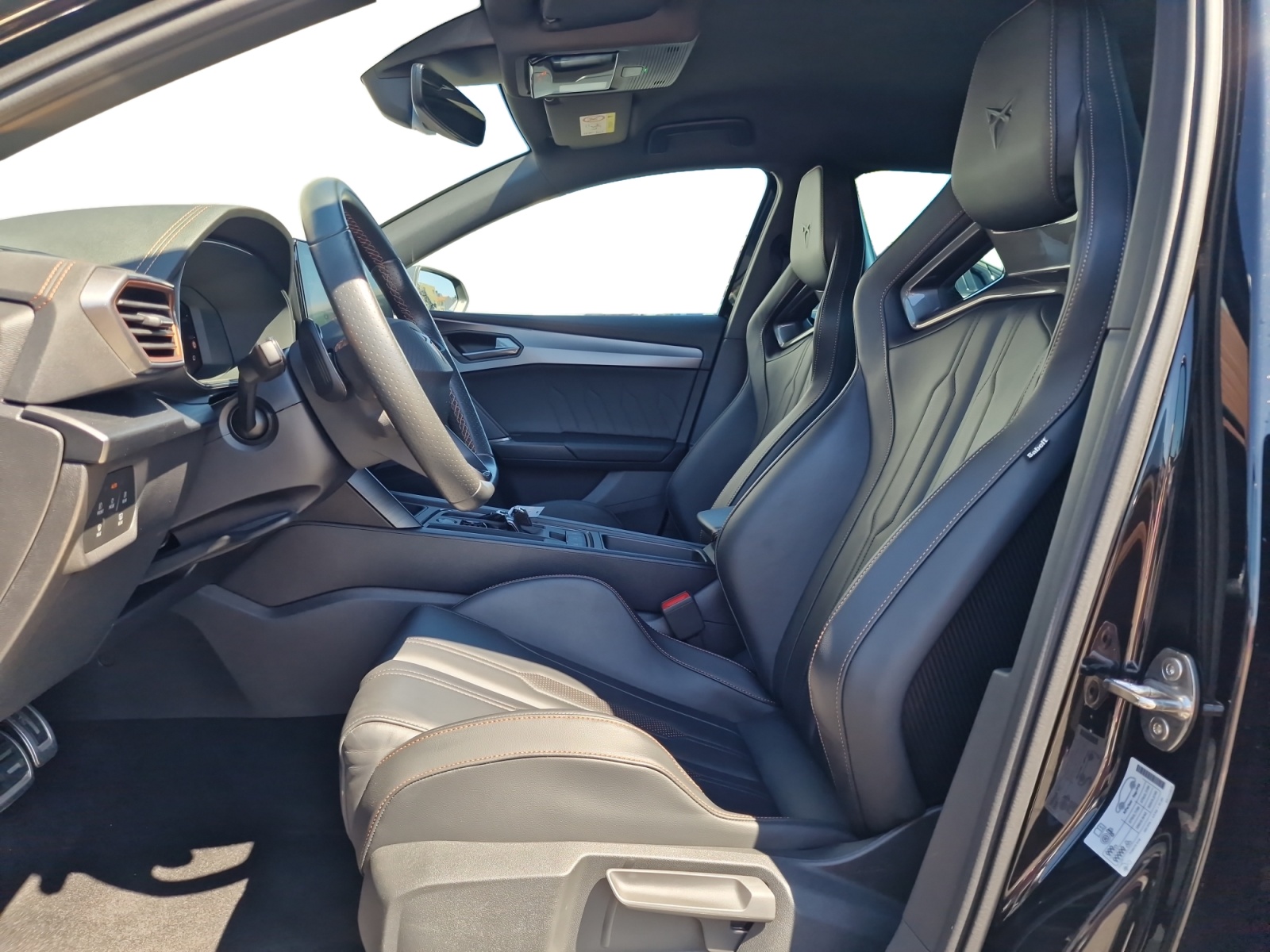 CUPRA LEON ST 2.0 TSI VZ DSG 4Drive AHK-image-10