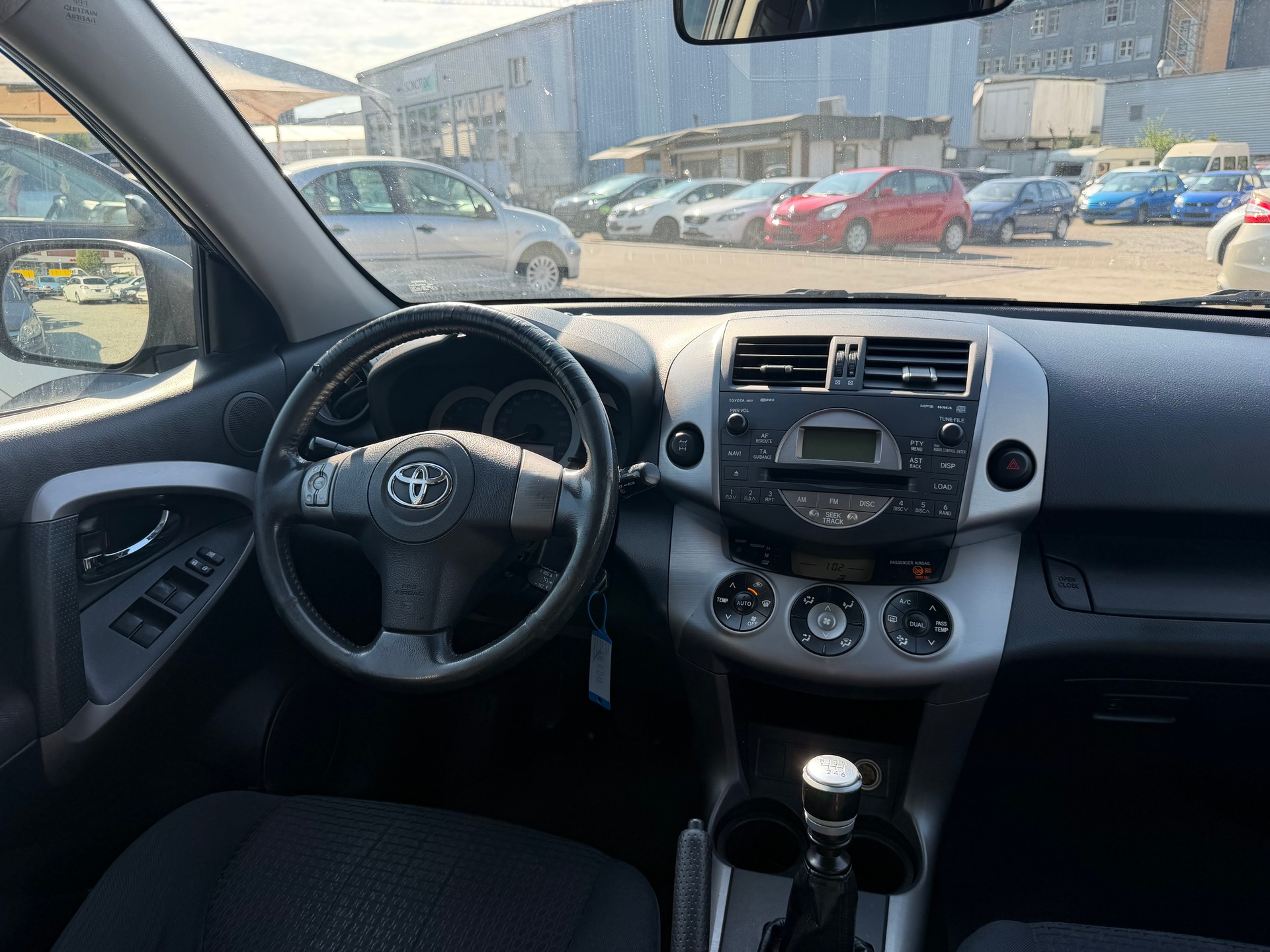 TOYOTA RAV-4 2.2D-4 D Linea Sol-image-6