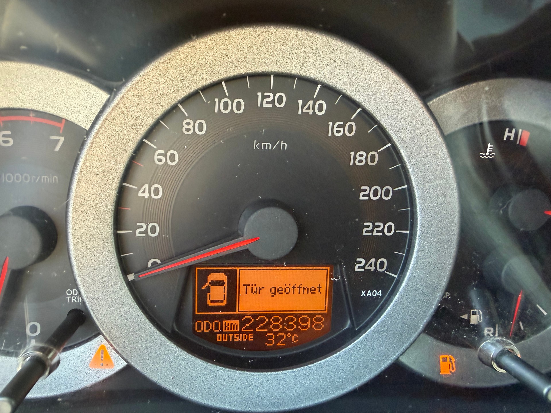 TOYOTA RAV-4 2.2D-4 D Linea Sol-image-8