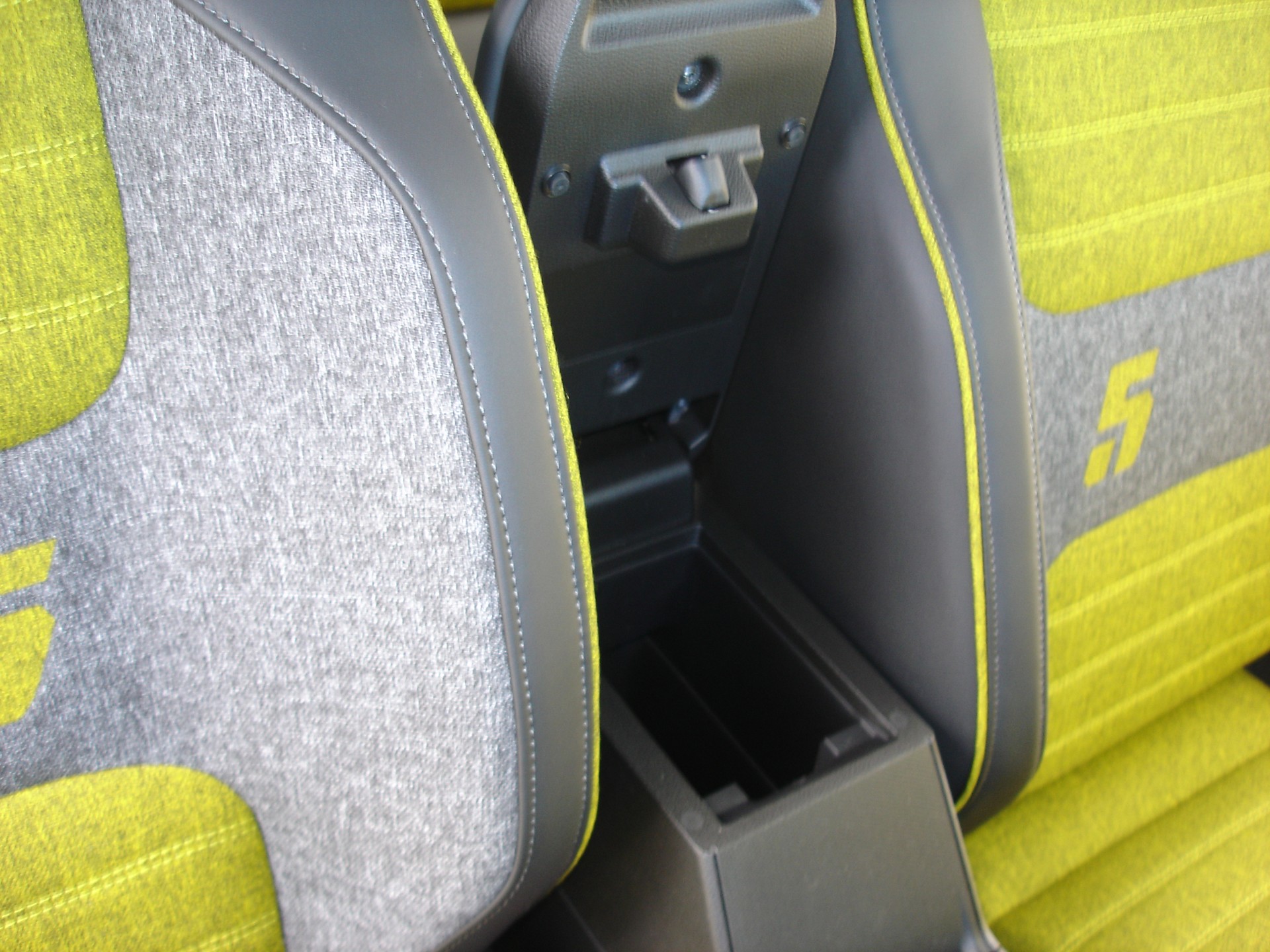 RENAULT R5 E-Tech Comfort Range 52 kWh Iconic Five-image-10