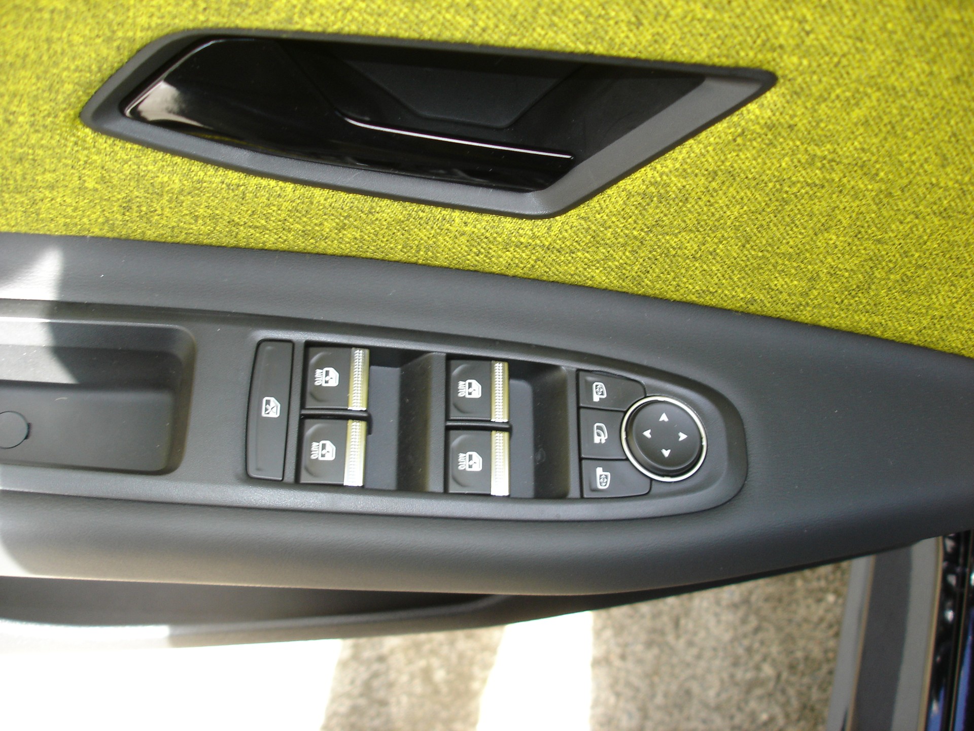 RENAULT R5 E-Tech Comfort Range 52 kWh Iconic Five-image-13