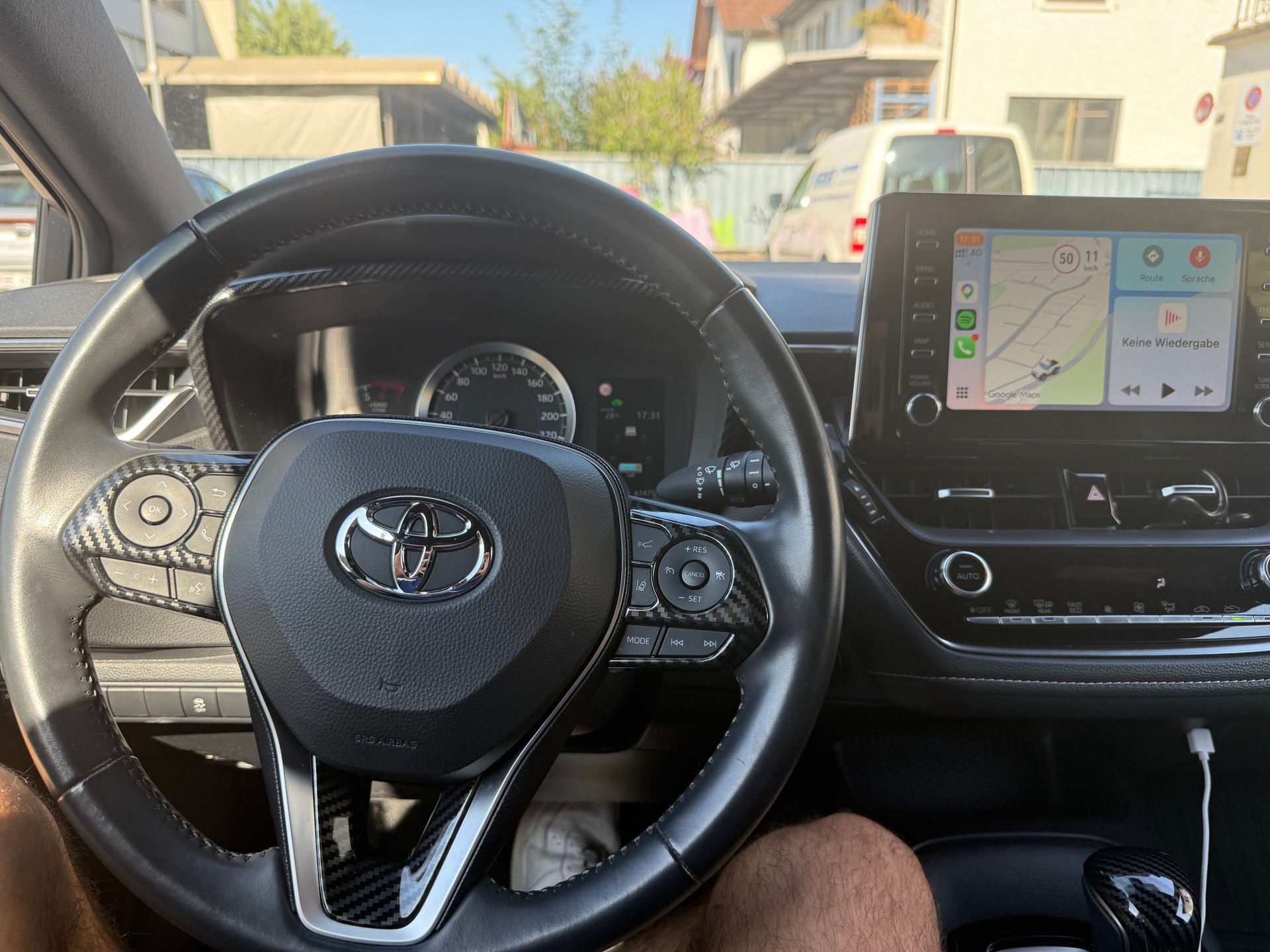 TOYOTA 1.8 HSD Trend-image-5