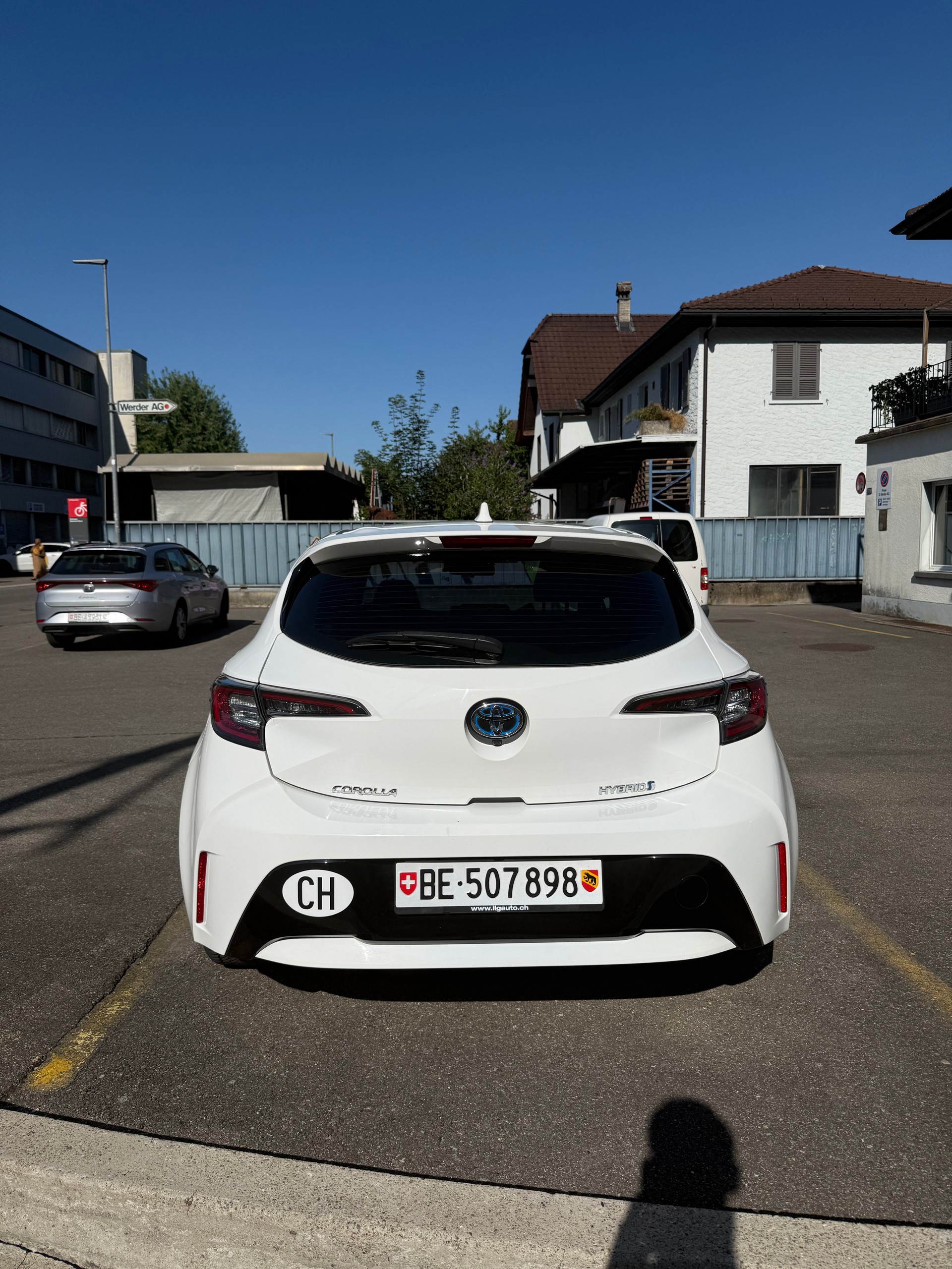 TOYOTA 1.8 HSD Trend-image-3