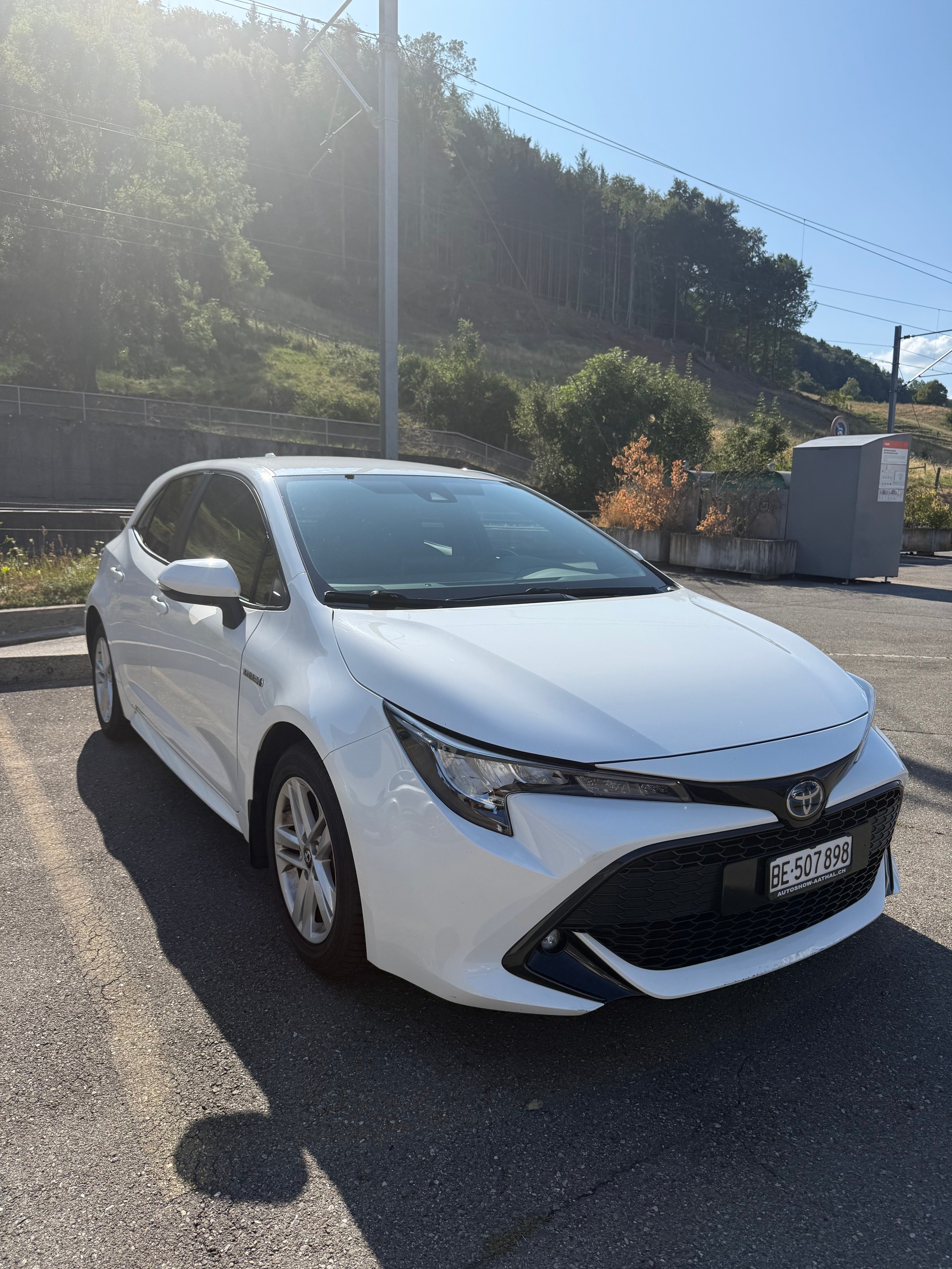 TOYOTA 1.8 HSD Trend-image-0