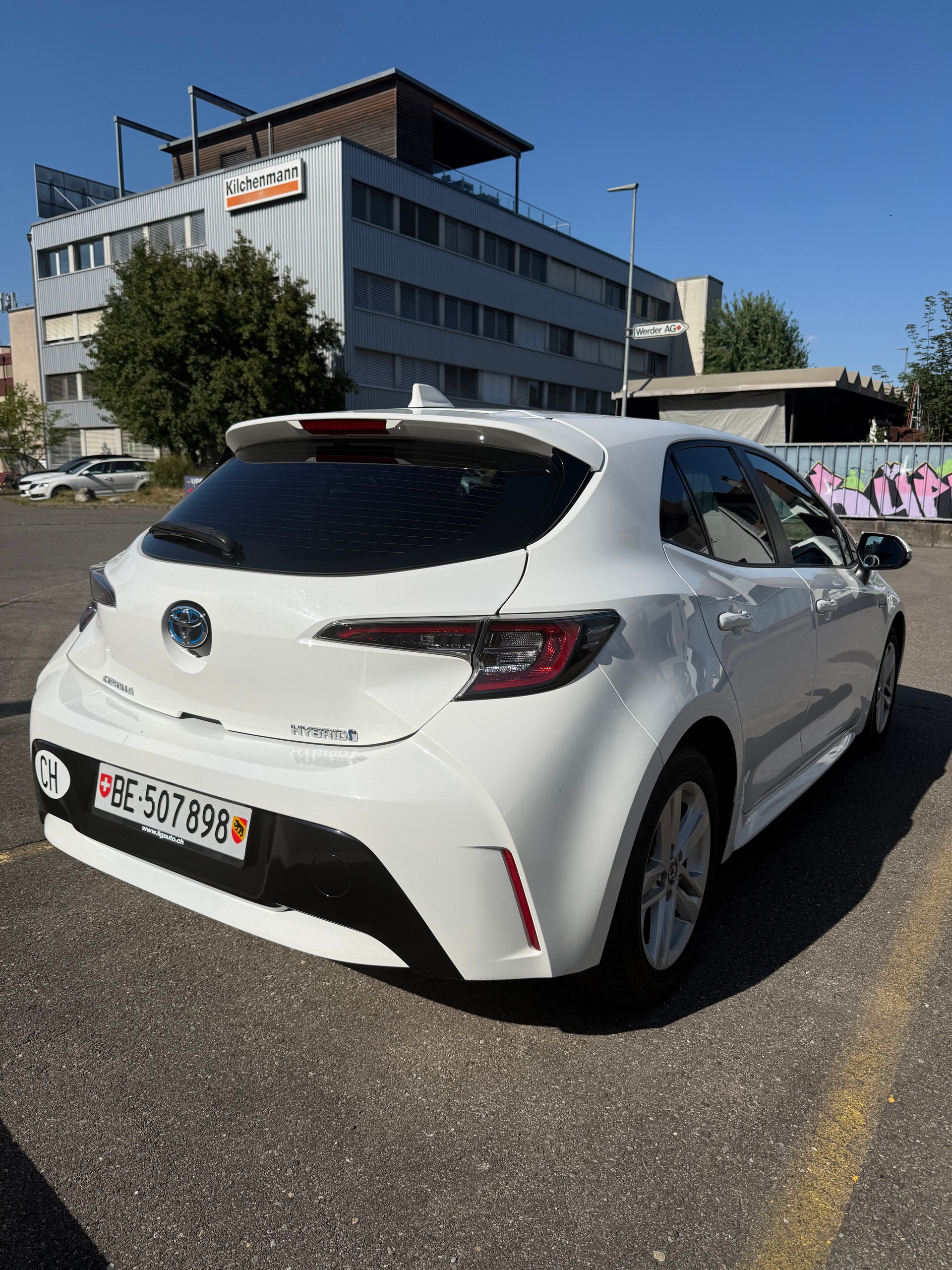 TOYOTA 1.8 HSD Trend-image-2
