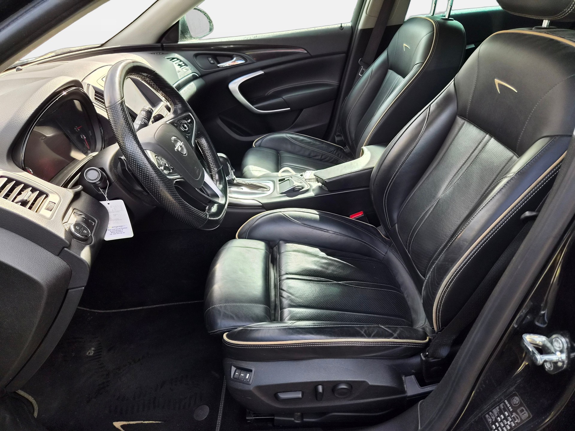 OPEL Insignia ST 2.0 Turbo Cosmo 4WD Aut.-image-8
