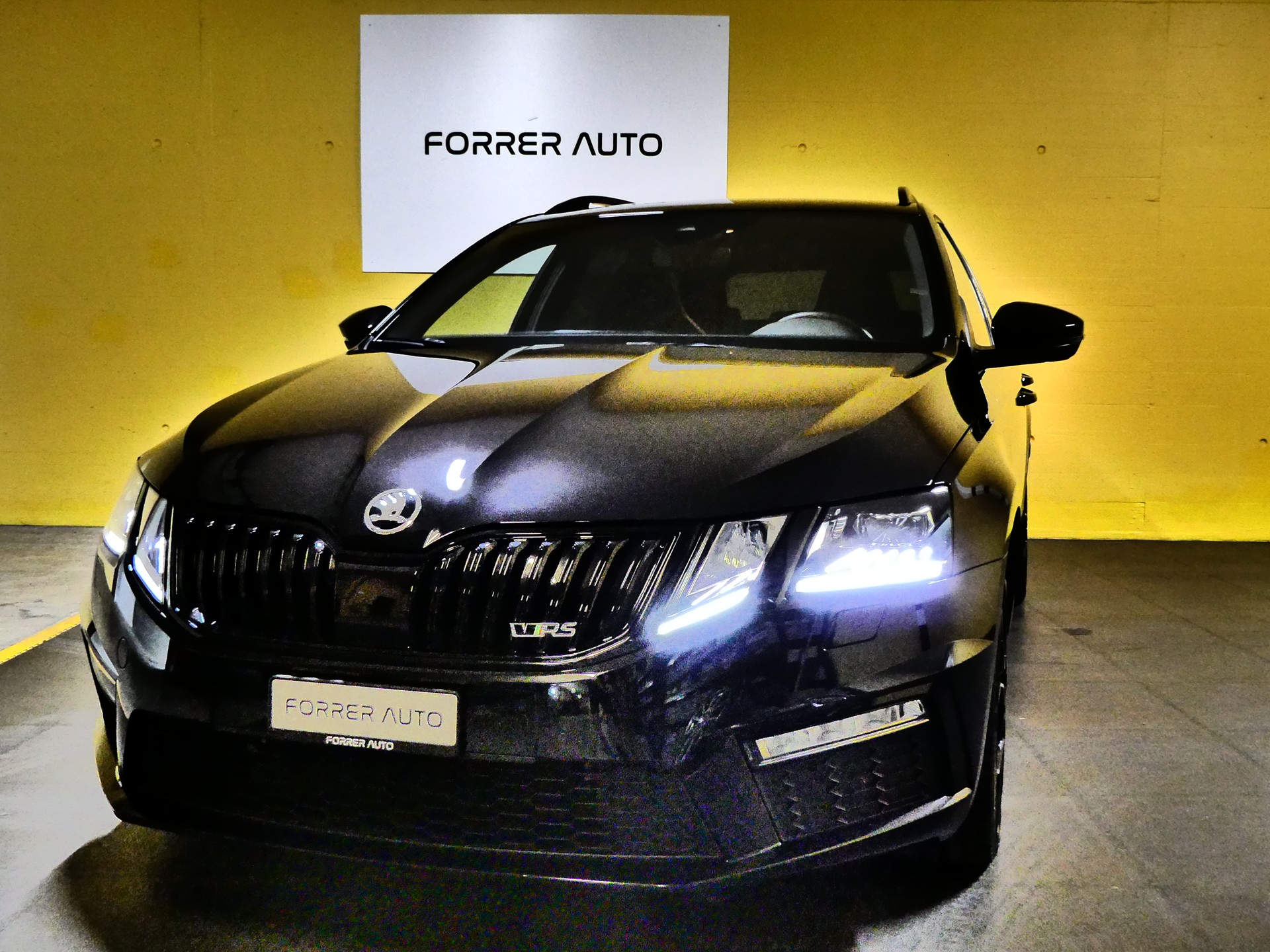 SKODA Octavia Combi 2.0 TDI RS Final Edition 4x4 DSG-image-3