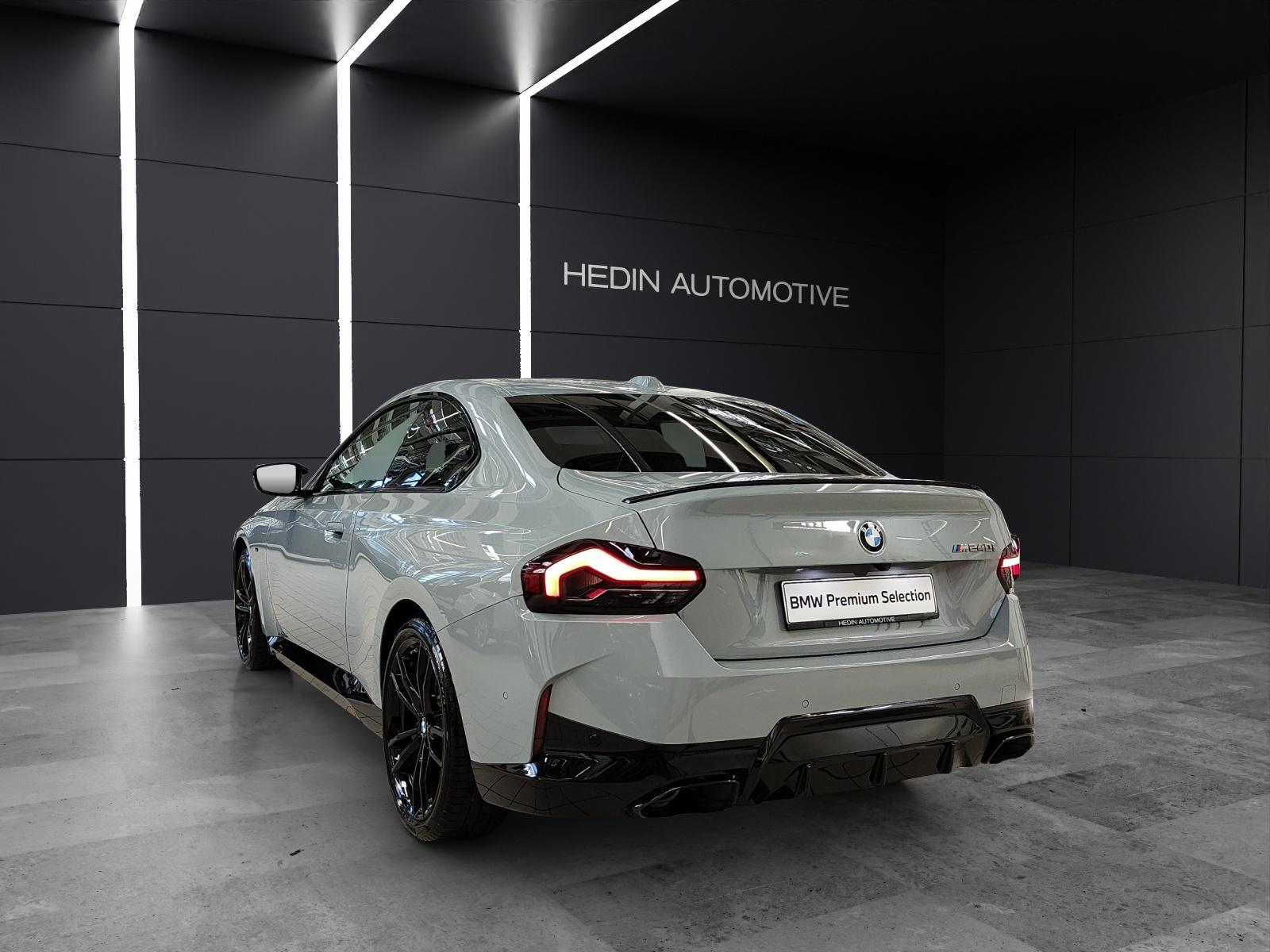 BMW M240i xDrive Coupé-image-3