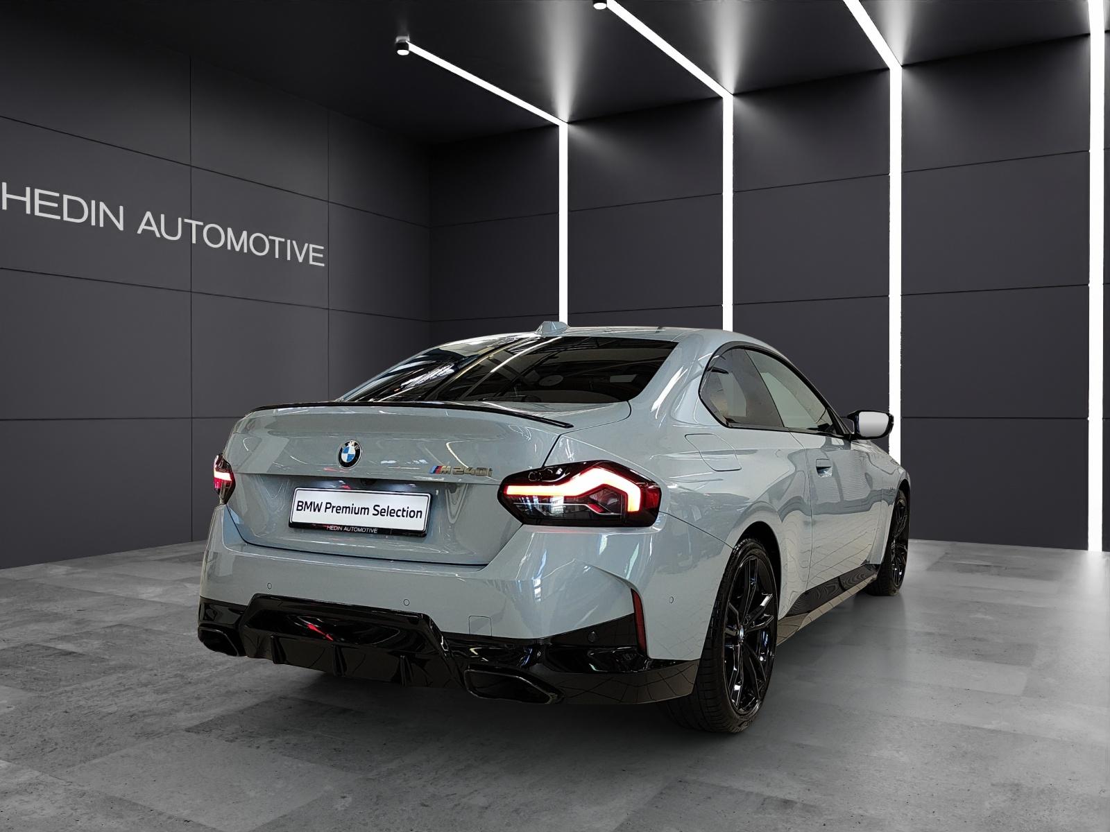 BMW M240i xDrive Coupé-image-5