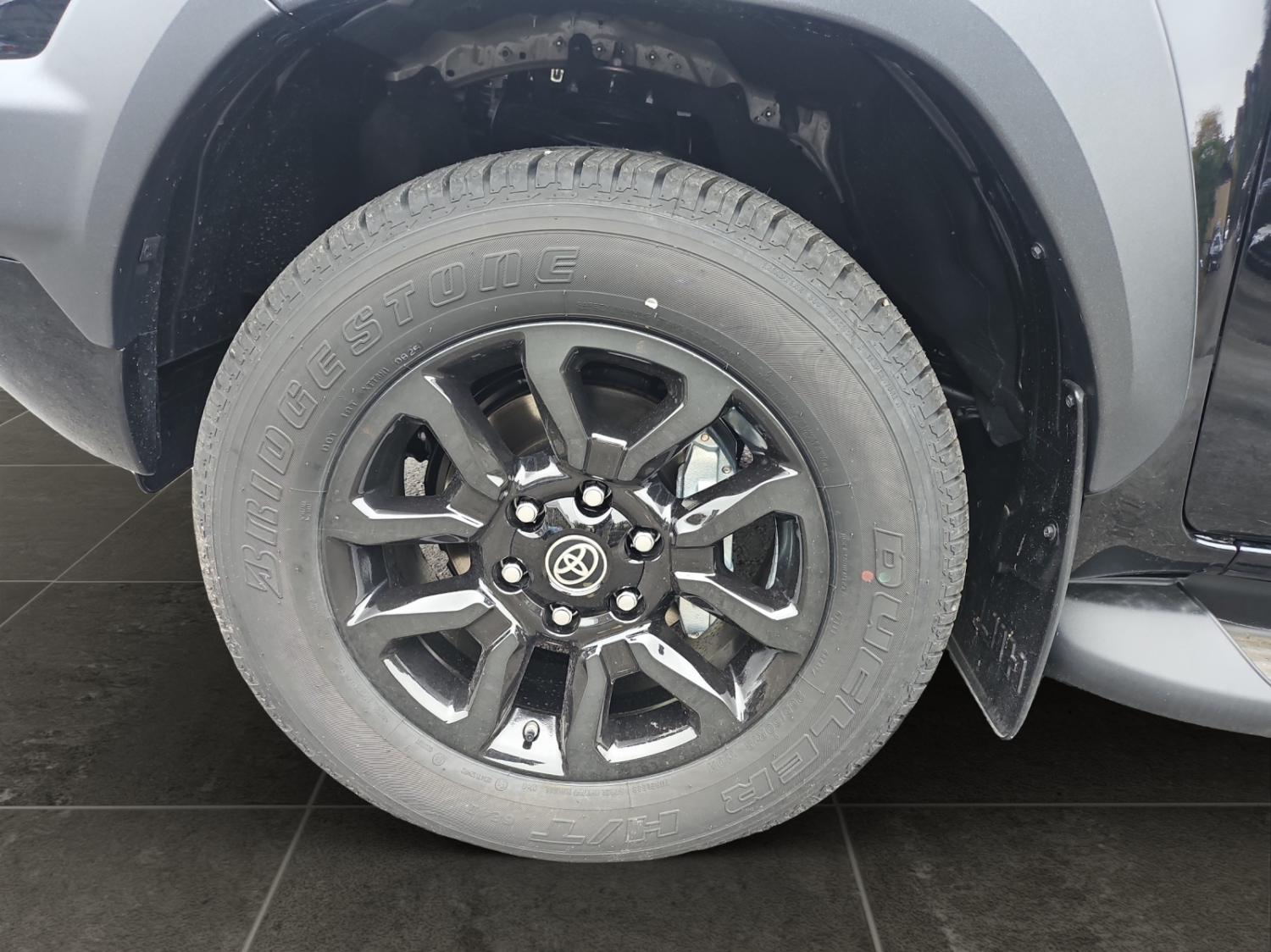 TOYOTA Hilux Double Cab.-Pick-up 2.8 D-4D 204 Invincible MHEV-image-15