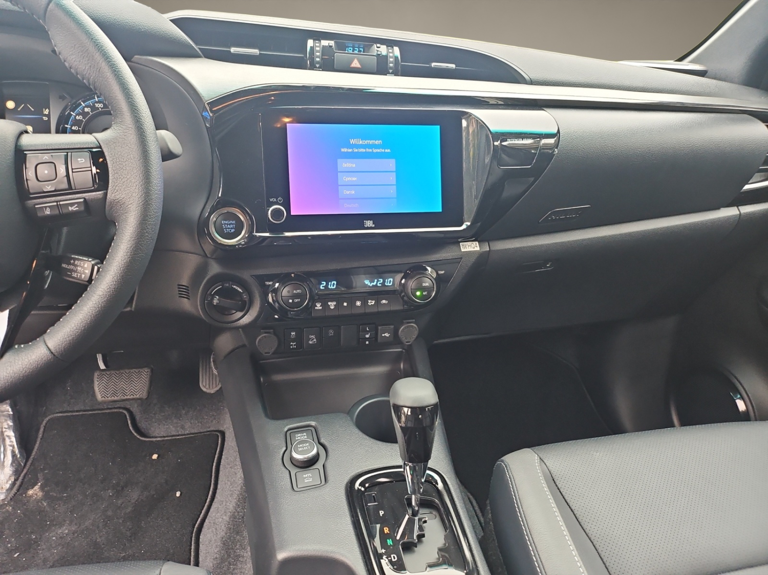 TOYOTA Hilux Double Cab.-Pick-up 2.8 D-4D 204 Invincible MHEV-image-10