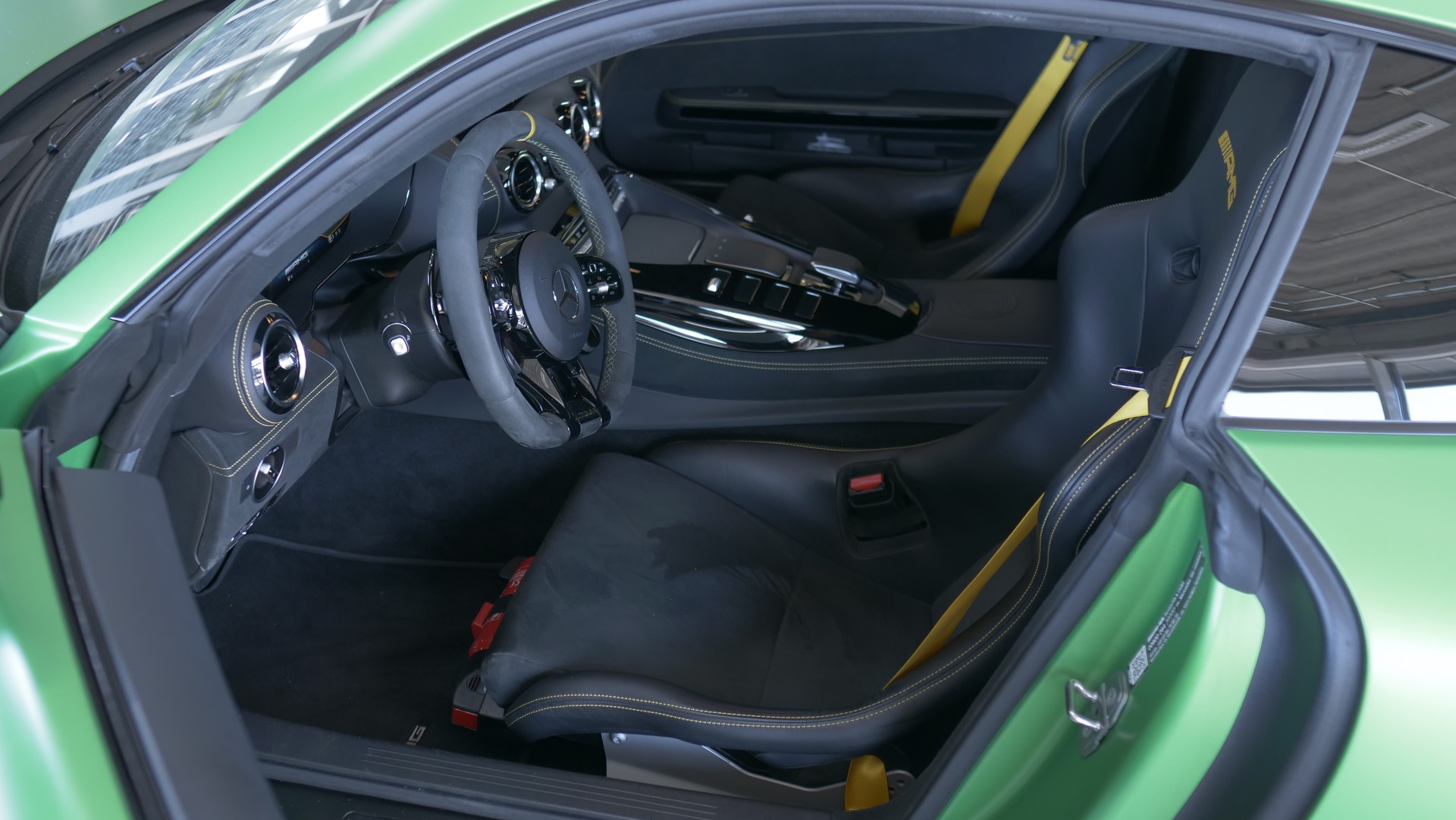 MERCEDES-BENZ AMG GT R Speedshift DCT-image-15