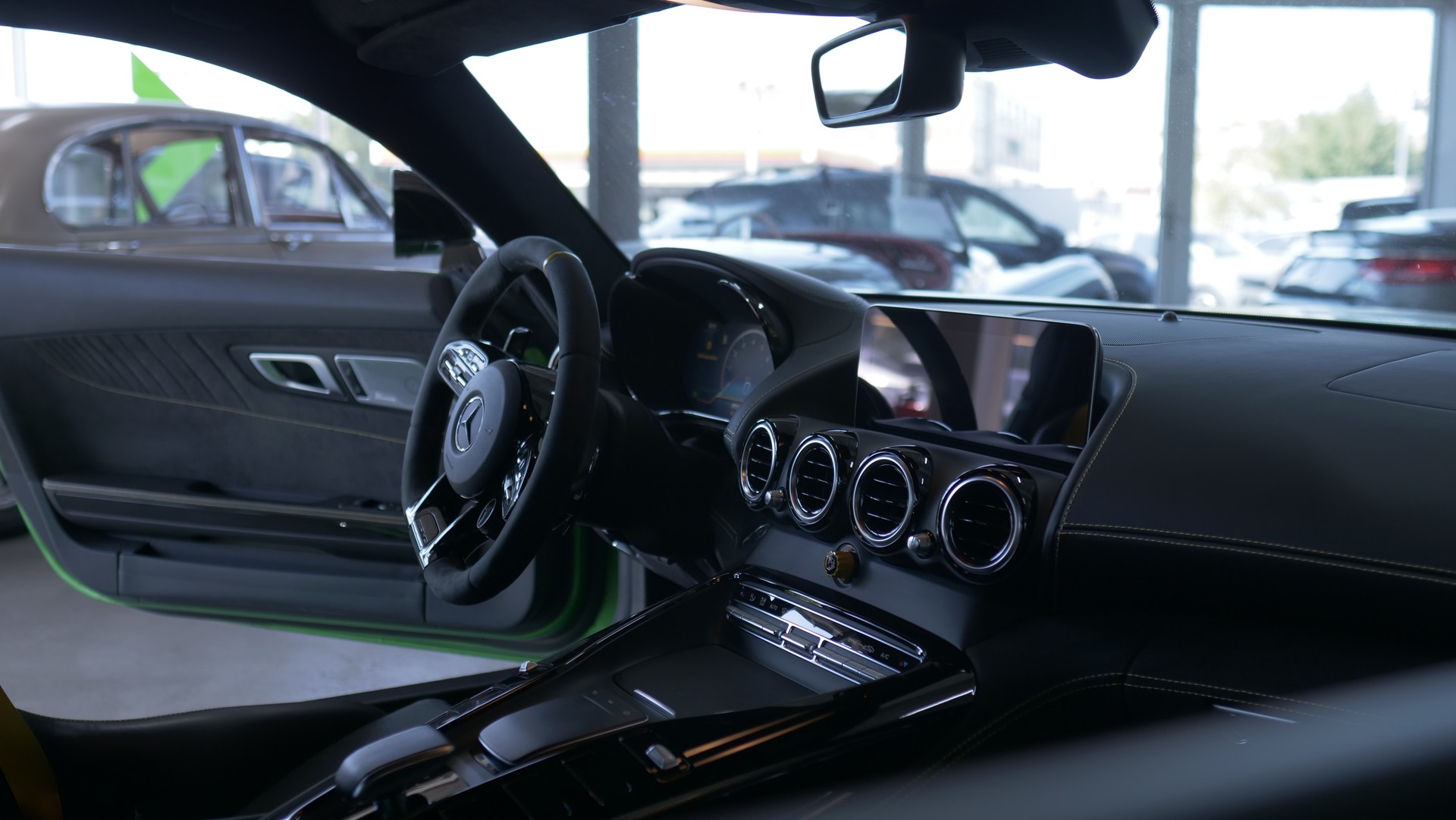MERCEDES-BENZ AMG GT R Speedshift DCT-image-19