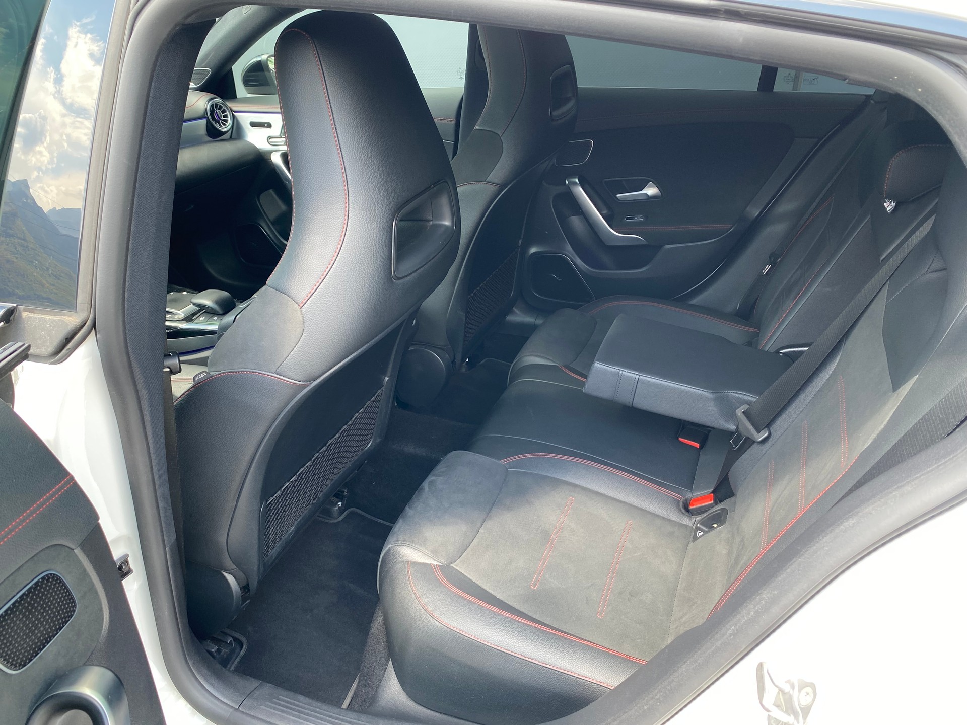 MERCEDES-BENZ CLA Shooting Brake 35 AMG 4Matic 7G-DCT-image-14