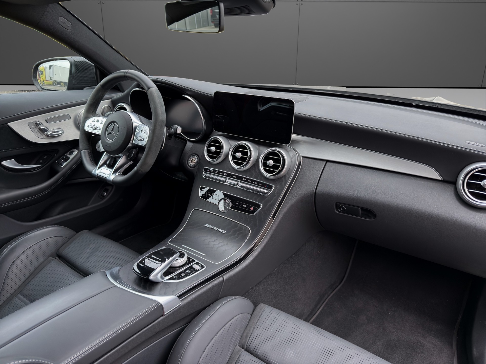 MERCEDES-BENZ C 63 S AMG Premium 9G-tronic-image-8
