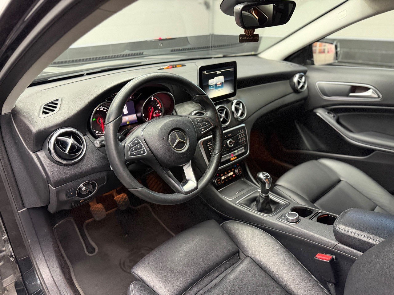 MERCEDES-BENZ GLA 200 | Ab MFK | Anhängerkupplung | Leder | Tempomat | Rückfahrkamera-image-13