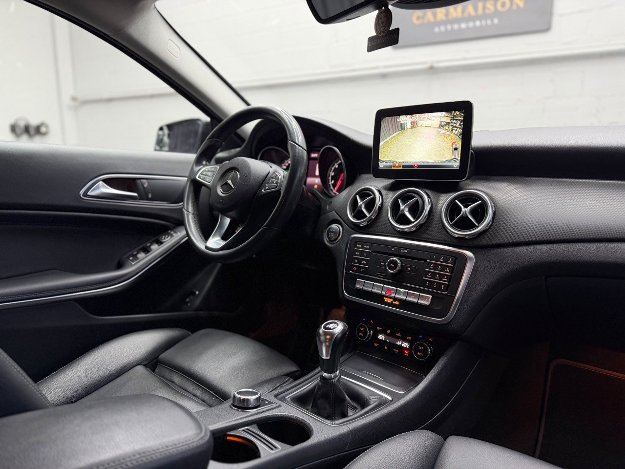 MERCEDES-BENZ GLA 200 | Ab MFK | Anhängerkupplung | Leder | Tempomat | Rückfahrkamera-image-24